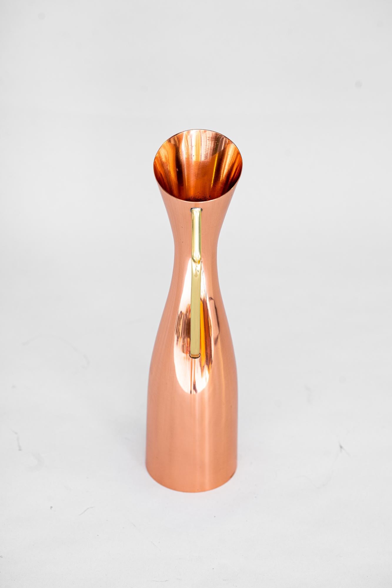 Flower Vase or Can Copper Brass Conbination Vienna Around 1950s In Good Condition For Sale In Wien, AT