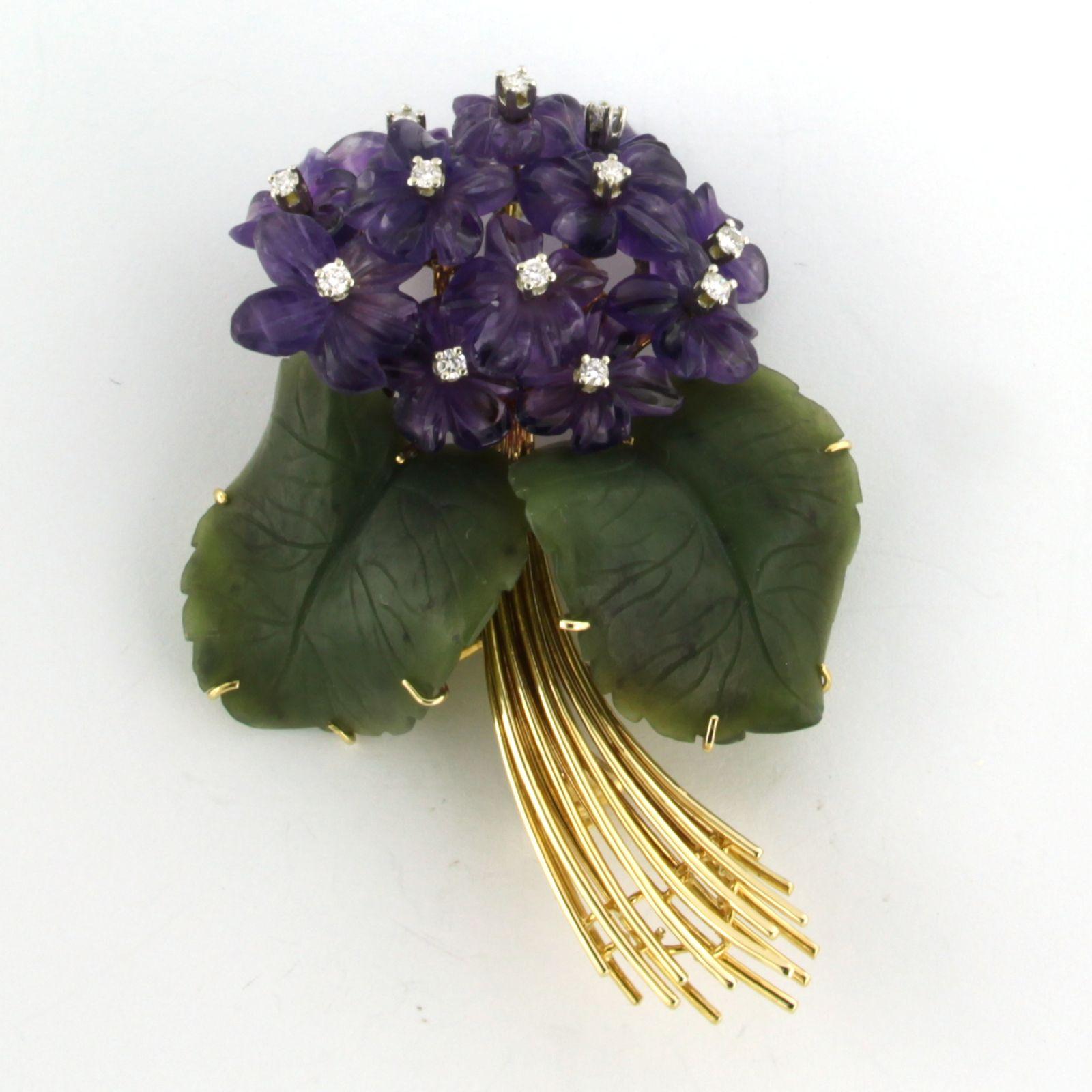 Broche flor con amatista, jade y diamante talla brillante hasta 0,20 ct Oro de 18k en venta