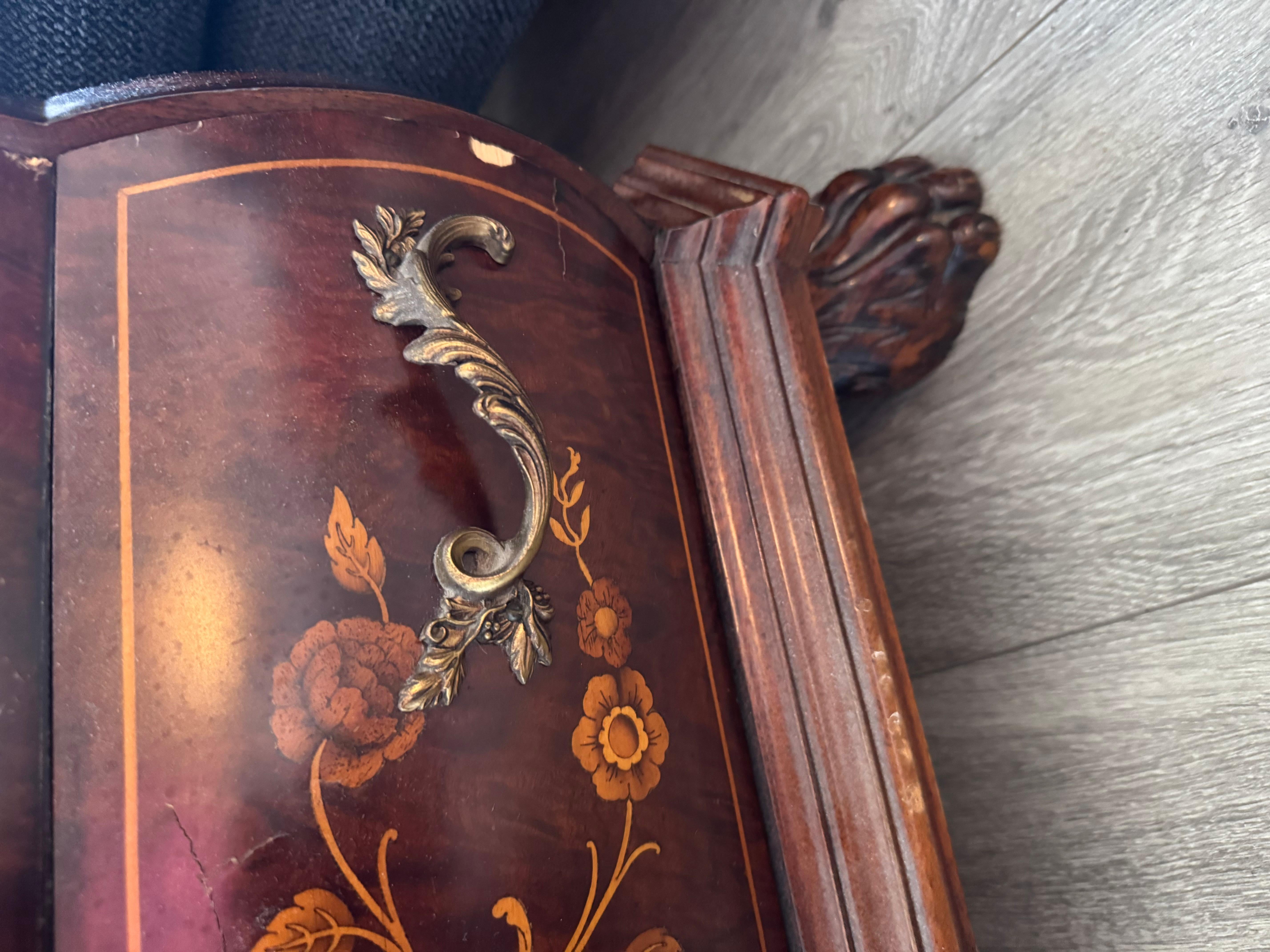 Milieu du XXe siècle Commode en marqueterie fleurie, 1950 Italie en vente