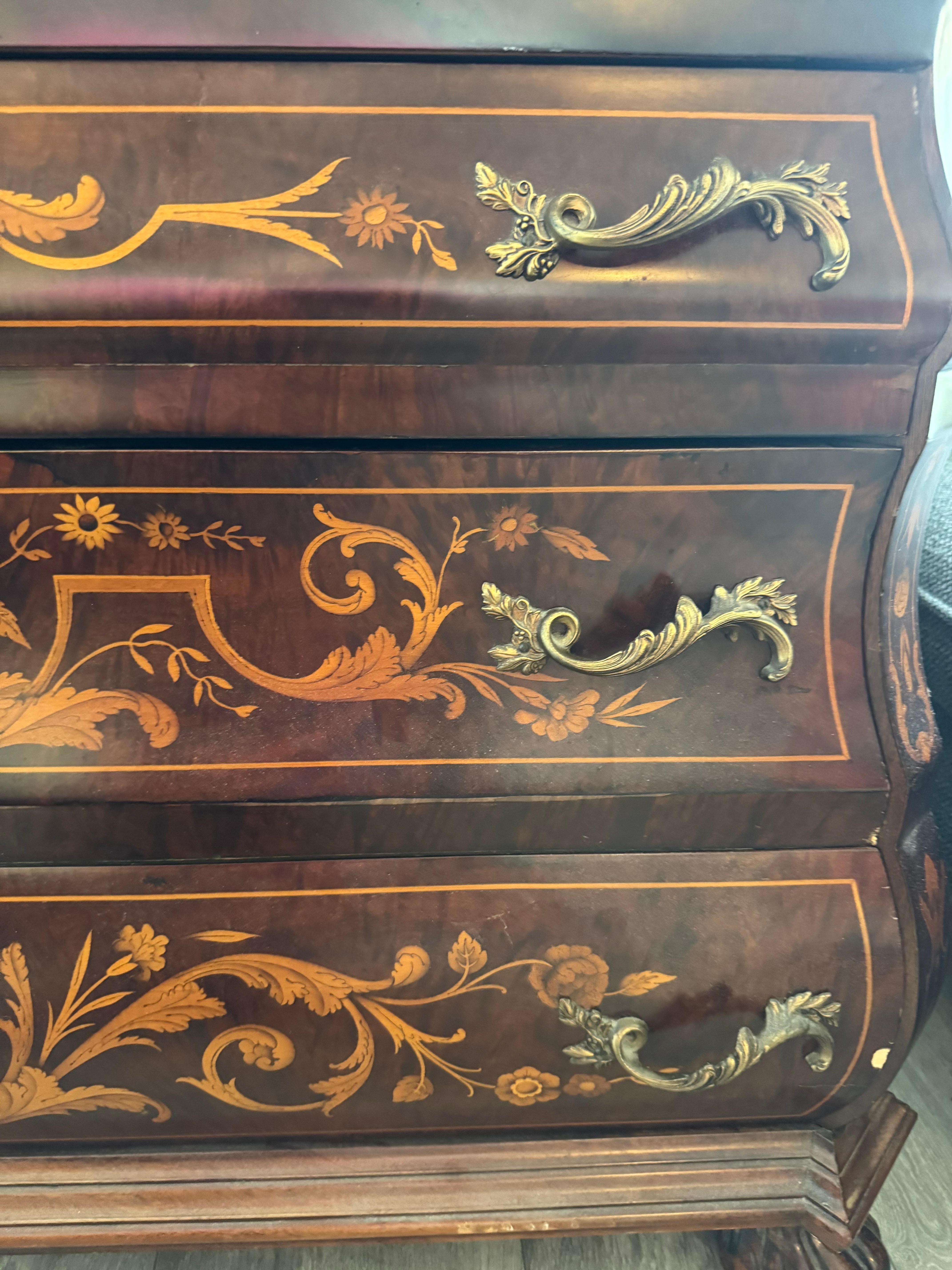 Commode en marqueterie fleurie, 1950 Italie en vente 1