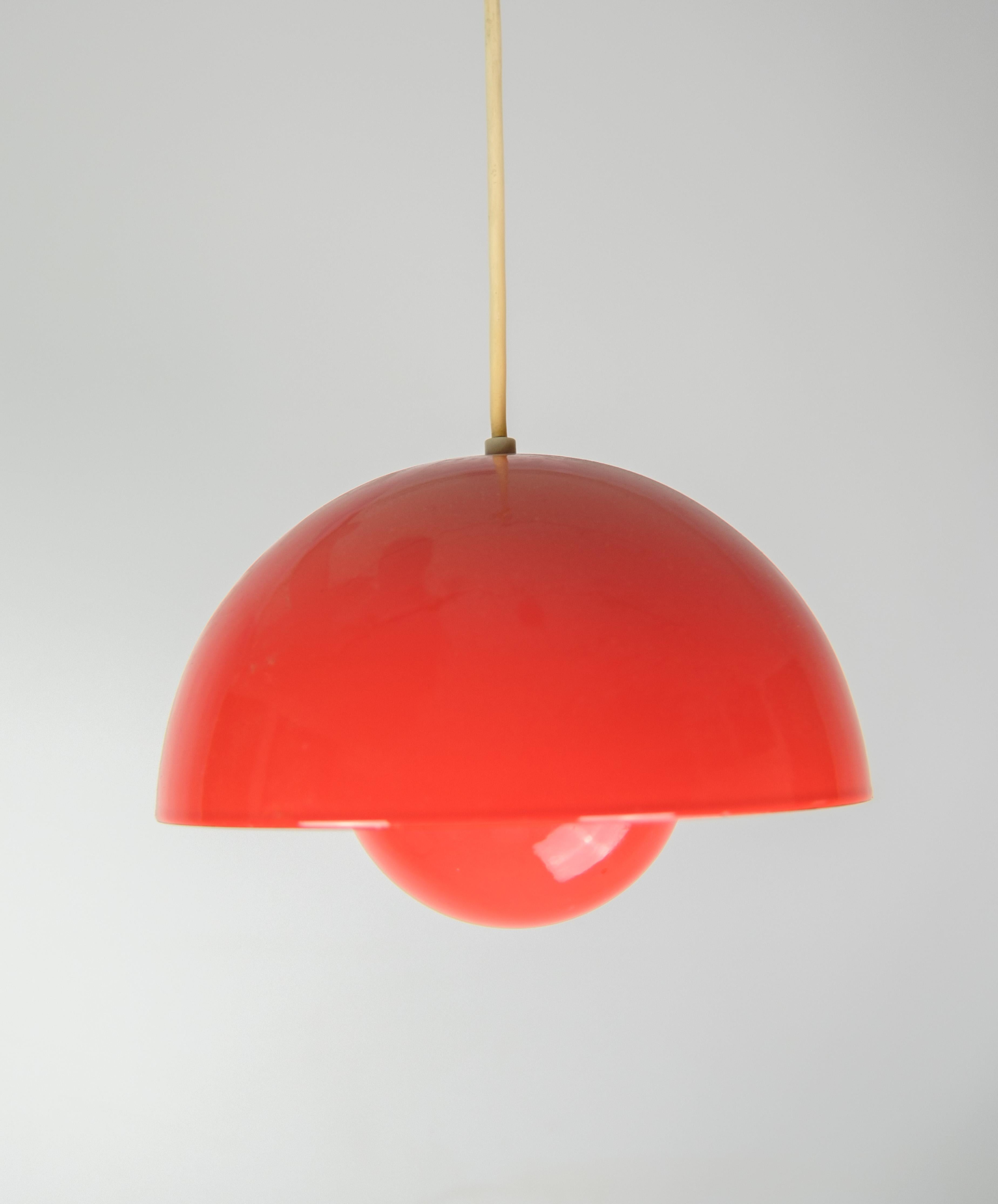 Flowerpot ceiling lamp, designed by Verner Panton (1926-1998) VP1 in orange color from the 1970s.