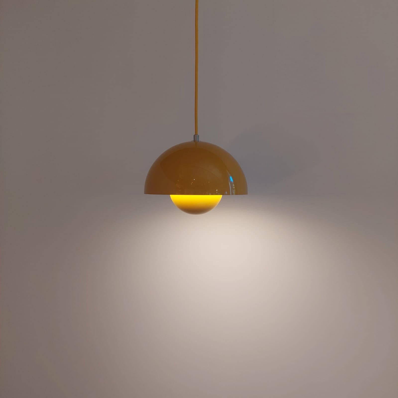 Flowerpot ceiling lamp Verner Panton, Denmark In Good Condition In Torino, IT