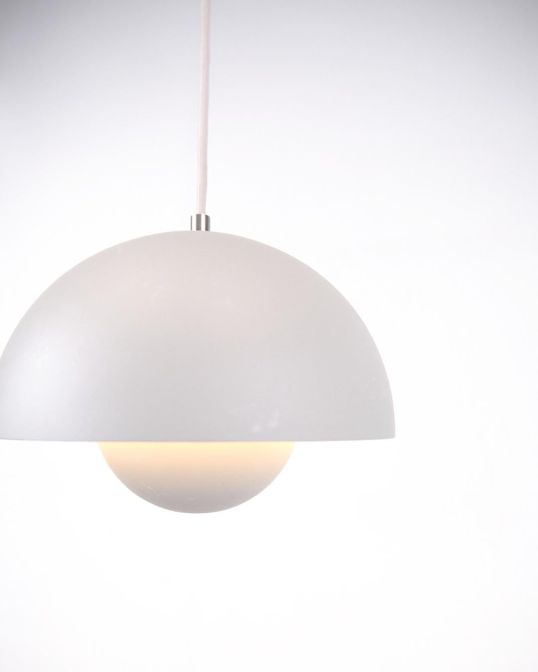 Laccato Lampada a vaso di fiori modello VP1 in grigio di Verner Panton per &Tradition del 1968 in vendita