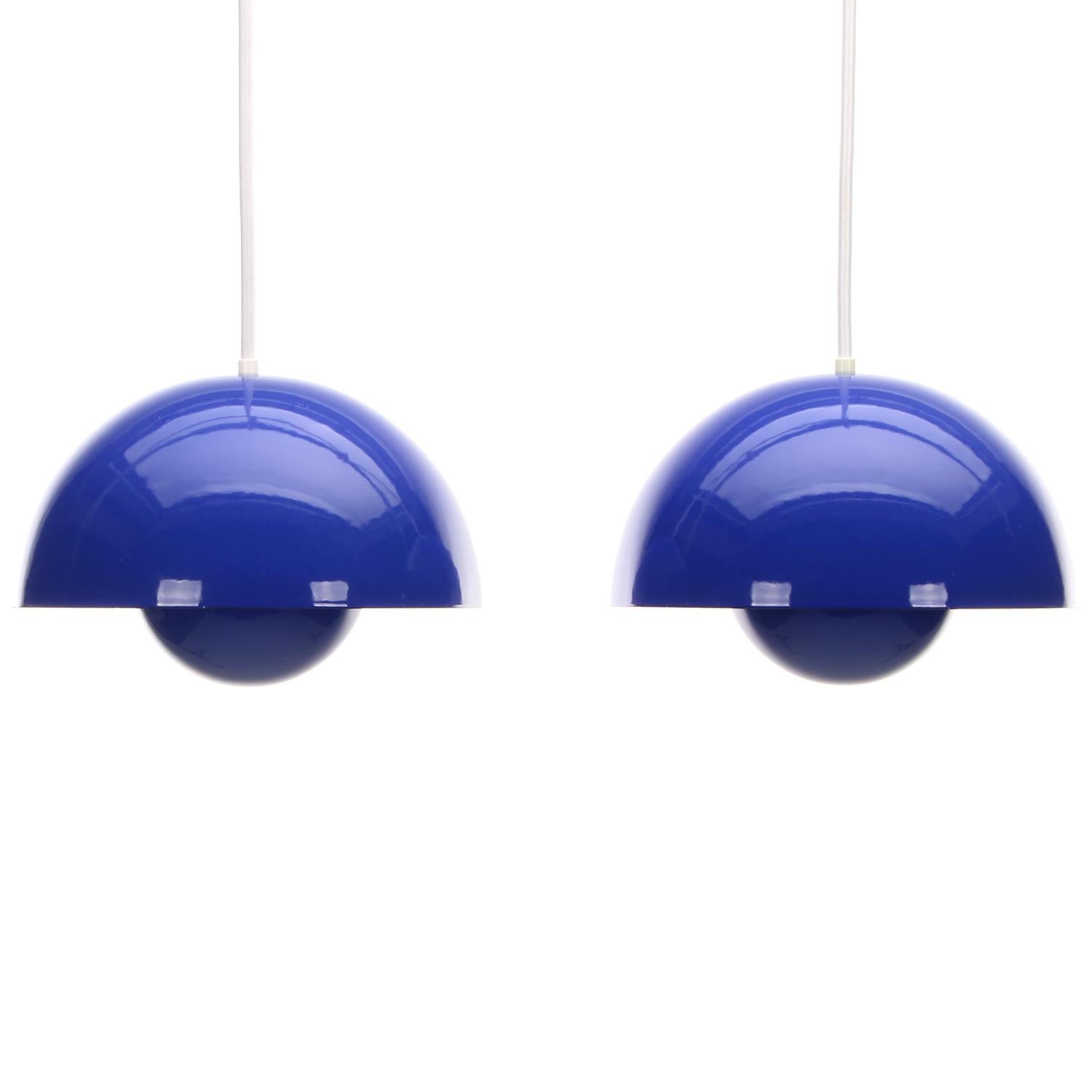 Flowerpot 'Pair' Blue Space Age Lamps by Verner Panton Louis Poulsen 1968