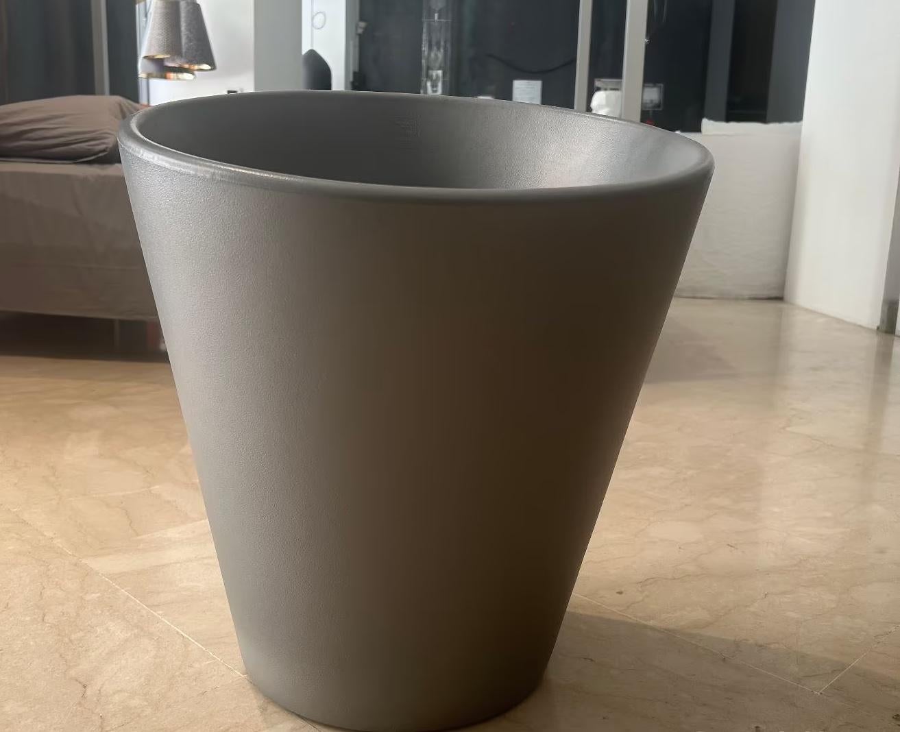 Macetero Serralunga Pisa diseño Denis Santachiara Italian en venta