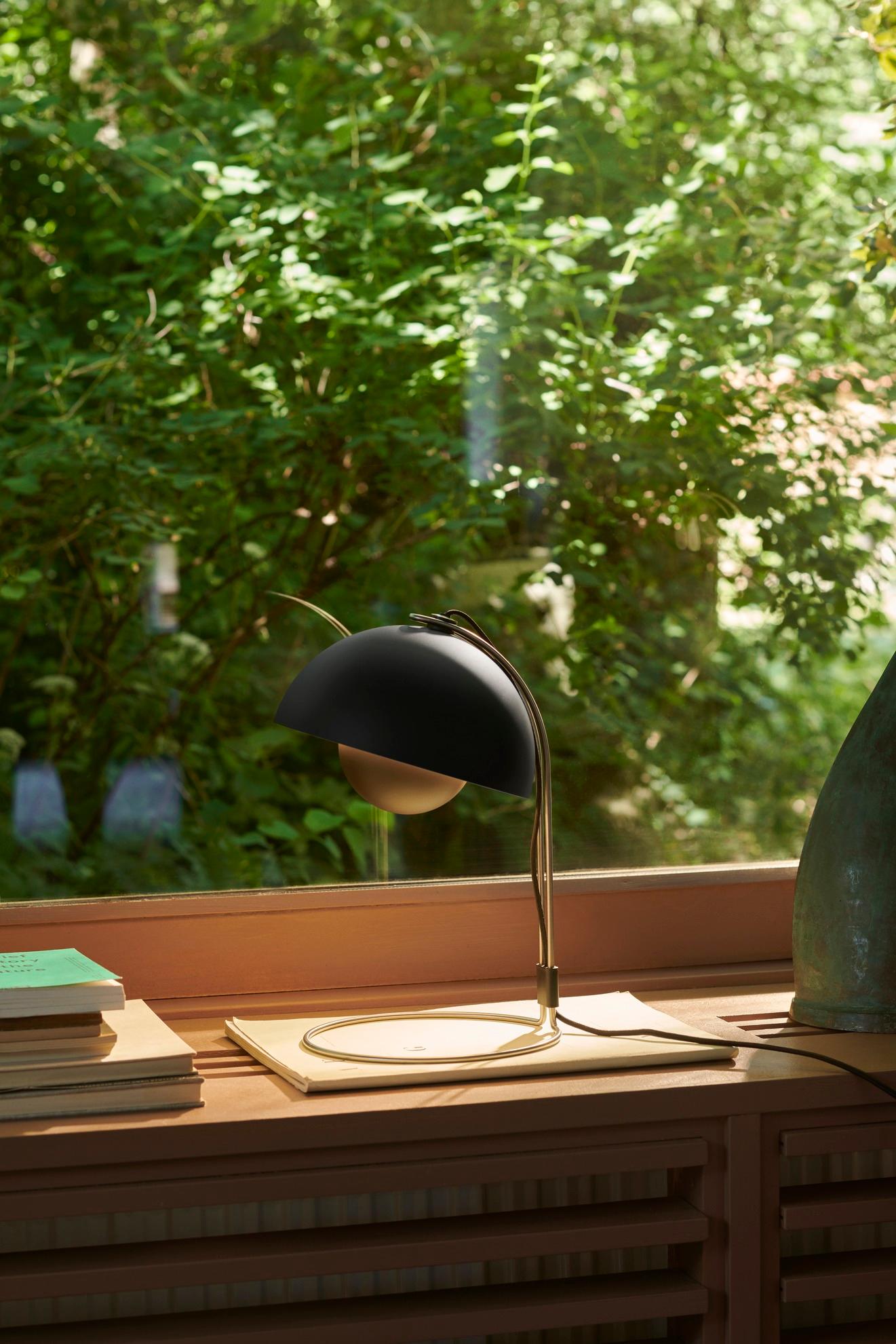 Danish Flowerpot VP4, Matt Black , Table Lamp by Verner Panton for &Tradition  For Sale