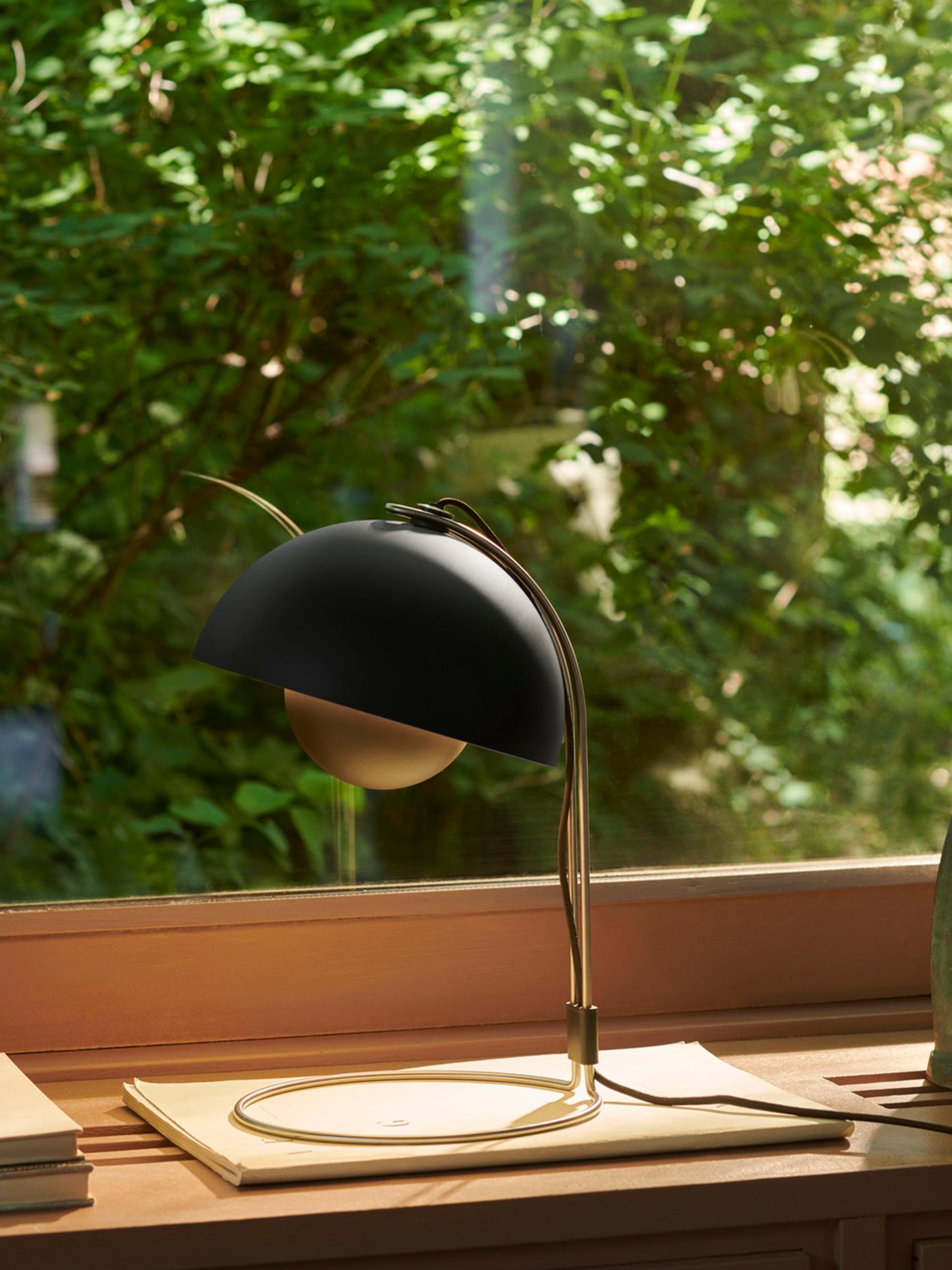 Blumentopf VP4, mattschwarz, Tischlampe von Verner Panton für &Tradition im Zustand „Neu“ im Angebot in Dubai, AE