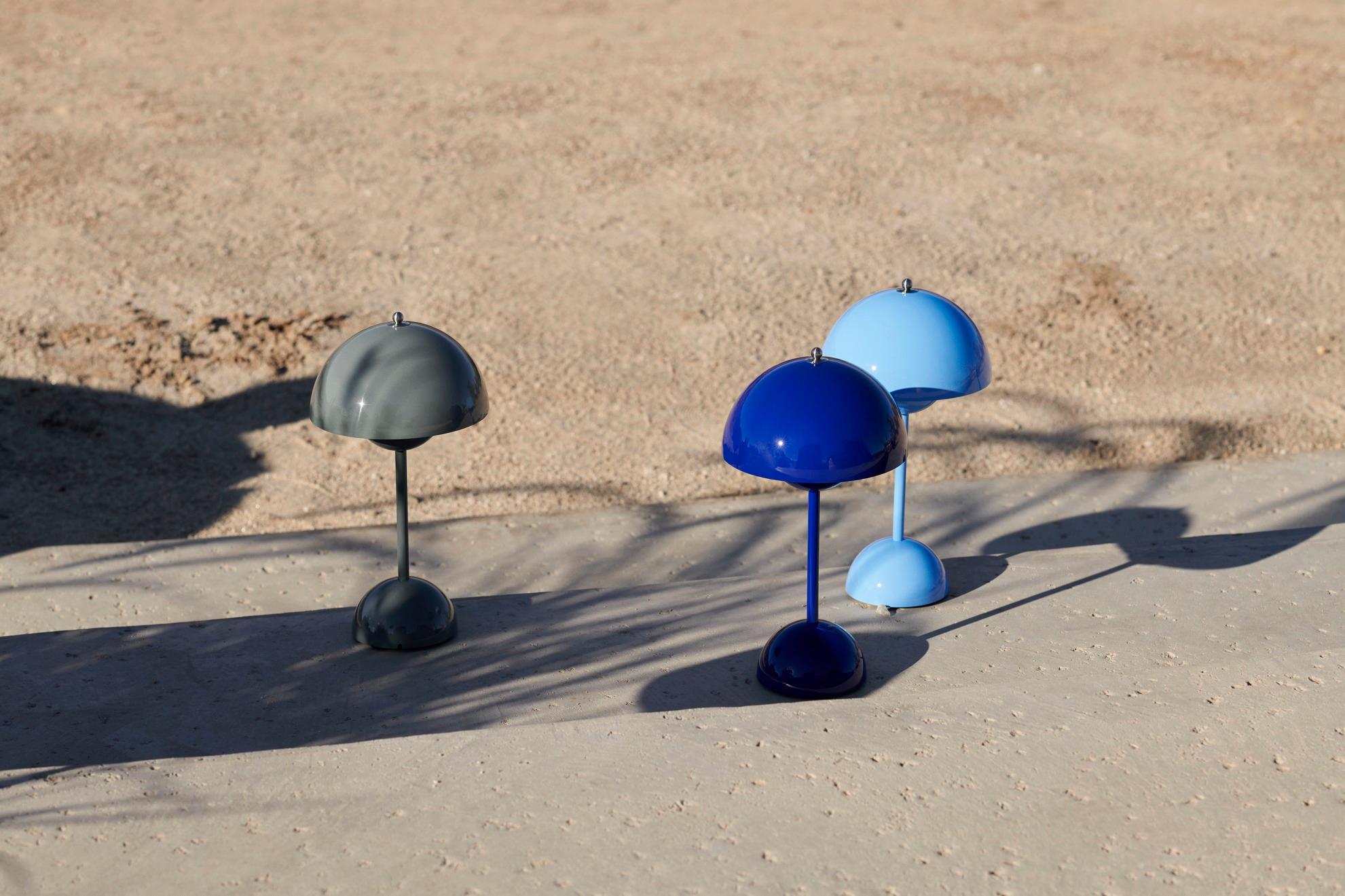Danish Flowerpot Vp9 Portable Cobalt Blue Table Lamp by Verner Panton for &Tradition For Sale