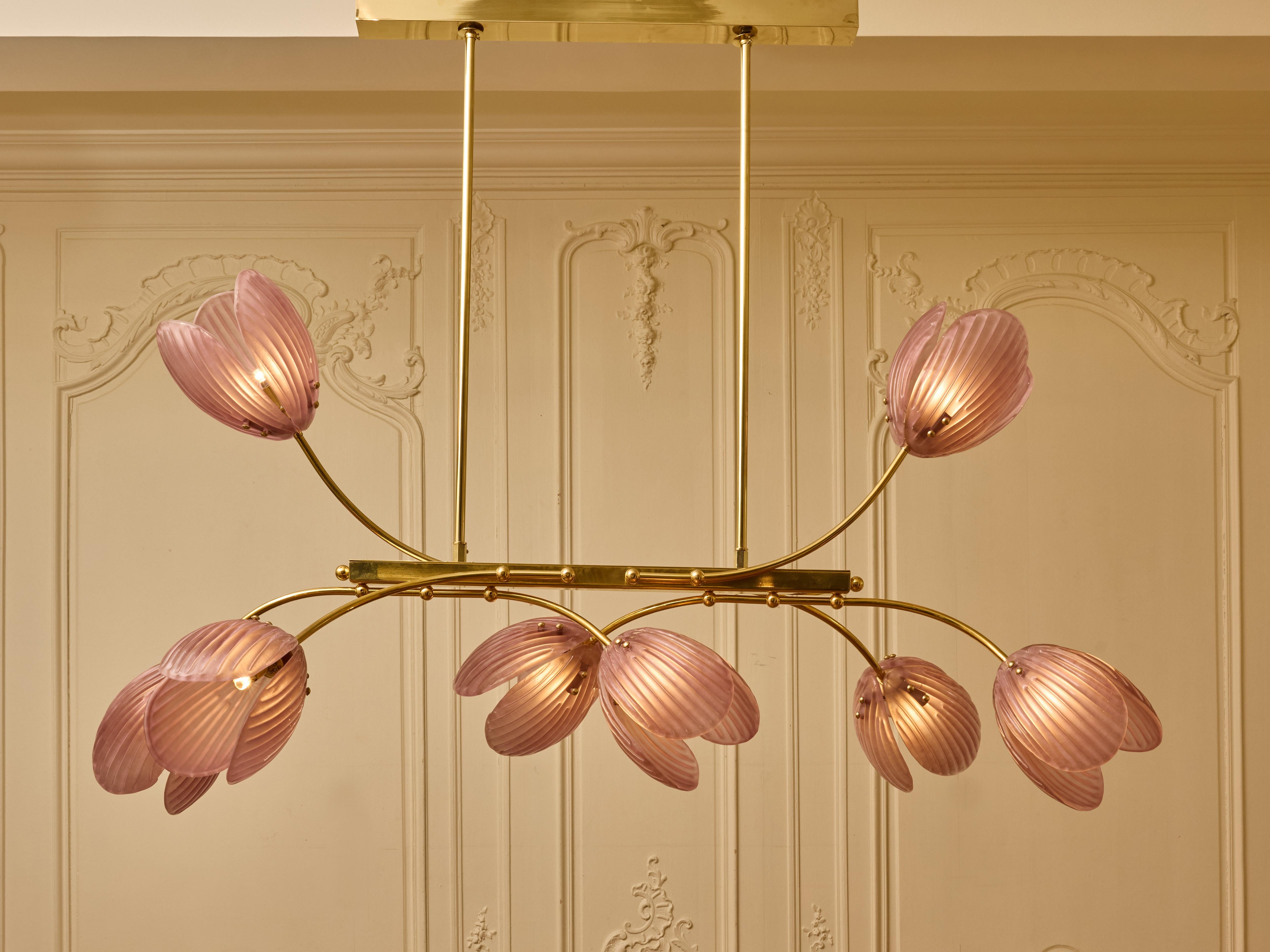 Elegante lampadario in ottone con 