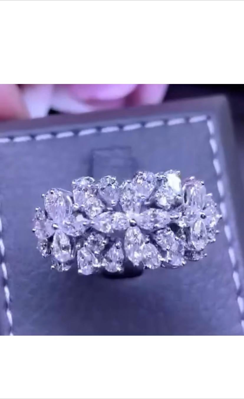 Ceetified 3.20 Carats Diamonds 18K Gold Ring  For Sale 1