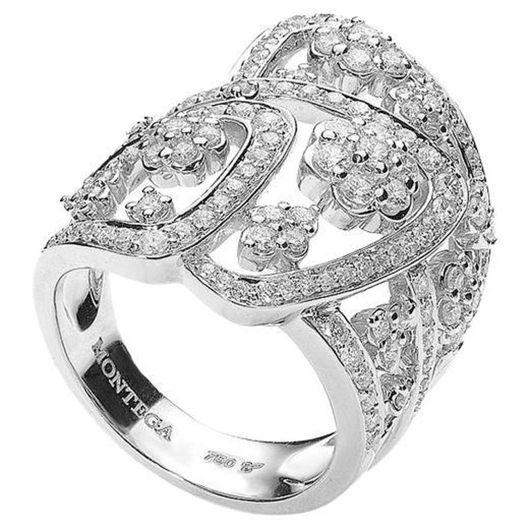 Flowers Diamonds Gold Ring For Sale at 1stDibs