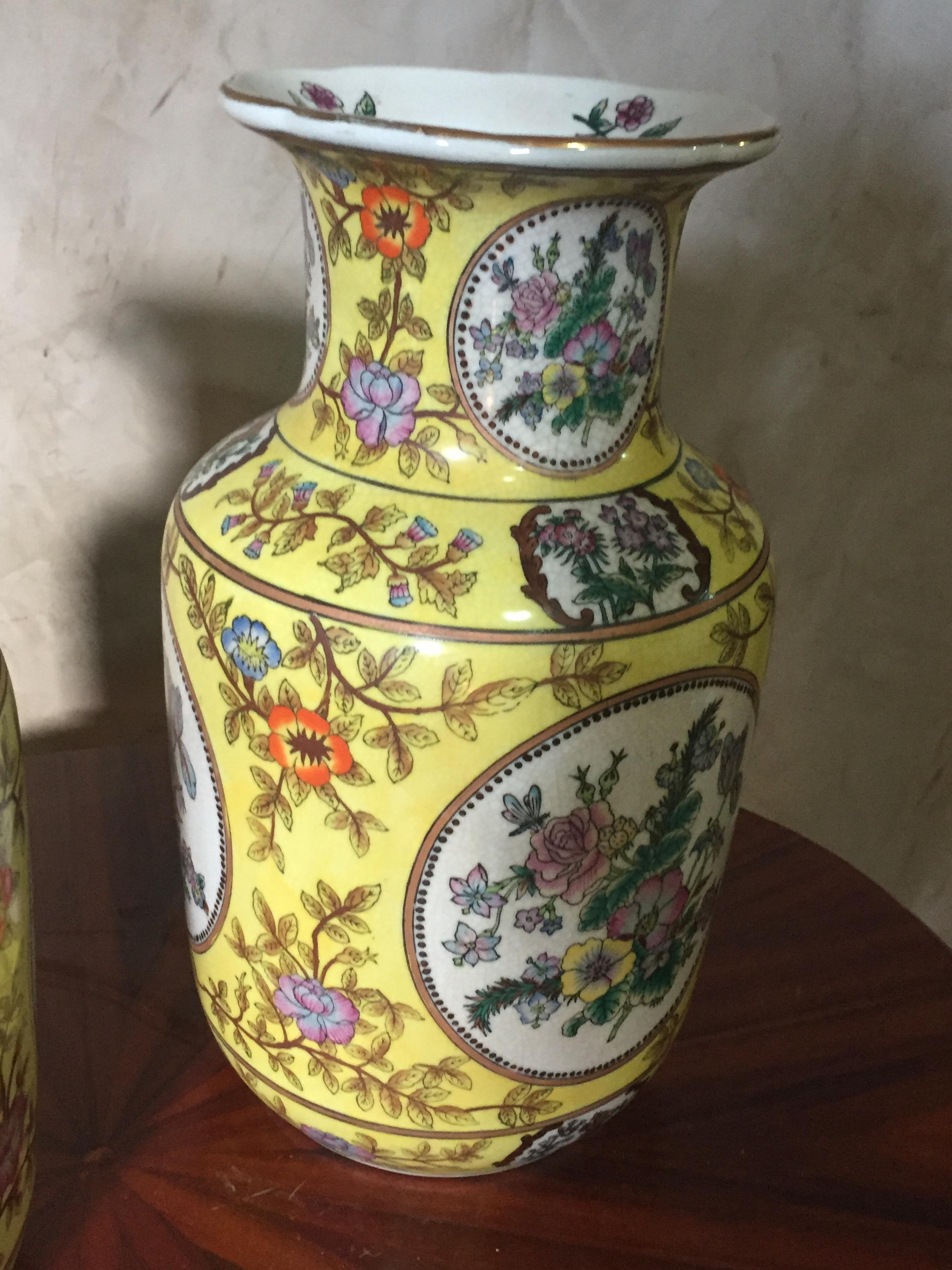 Flowers Hand-Painted Pair of Chinese Porcelain Vase In Good Condition In LEGNY, FR