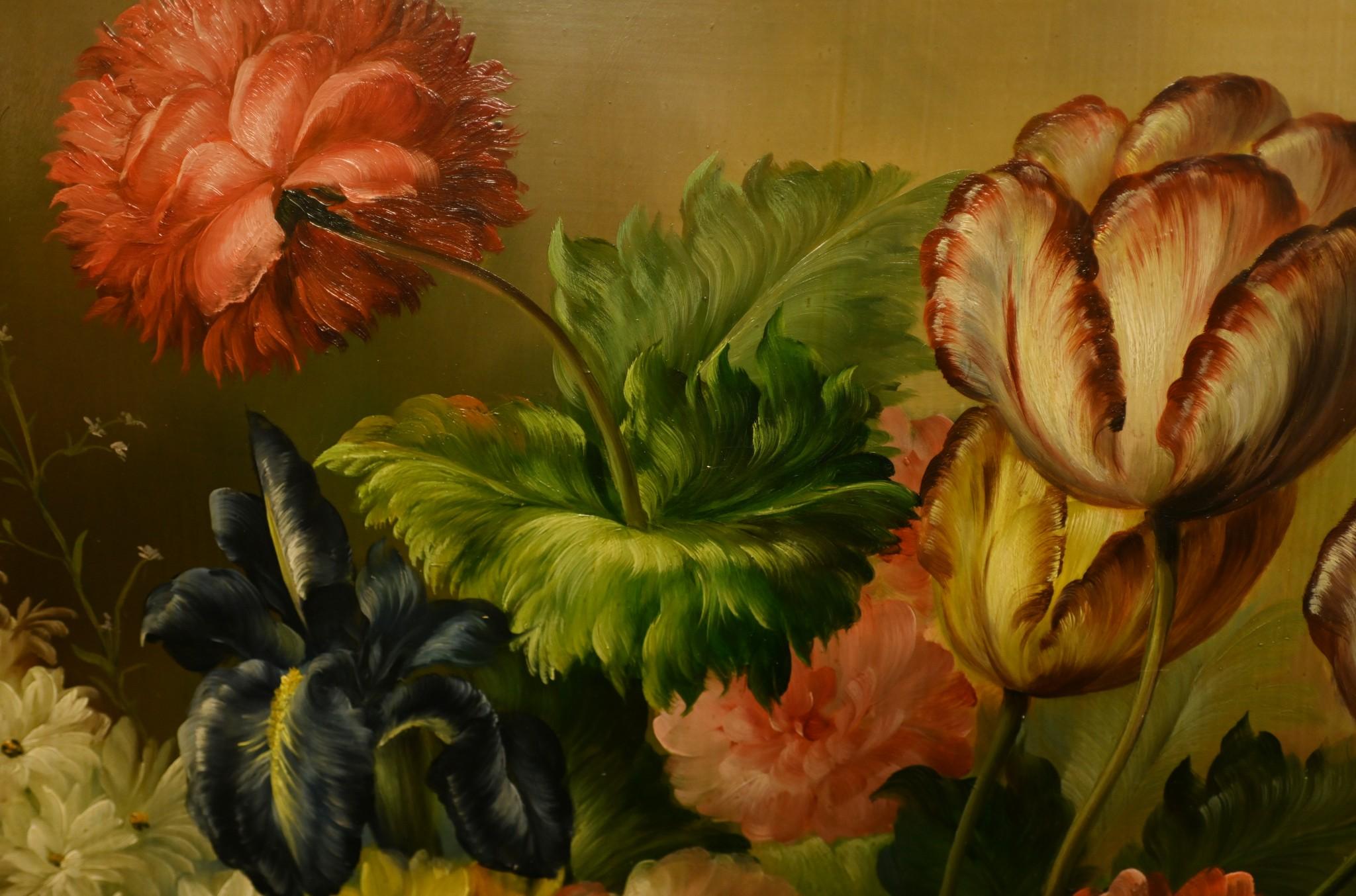 Fin du 20e siècle Fleurs dans un vase Nature morte florale Peinture à l'huile signée en vente