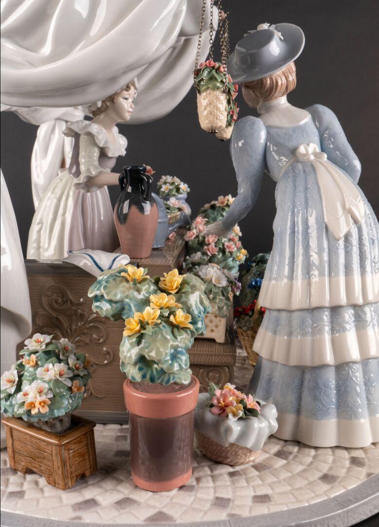 Porcelaine Sculpture de marché à fleurs. Édition limitée en vente
