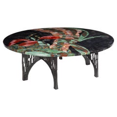 Mesa de centro con tapa superpuesta semipreciosa y patas de latón, Viya by Vikram Goyal
