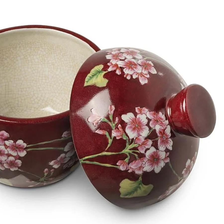 Box Flowers Red all in hand-crafted 
porcelain, hand-painted box, with lid.