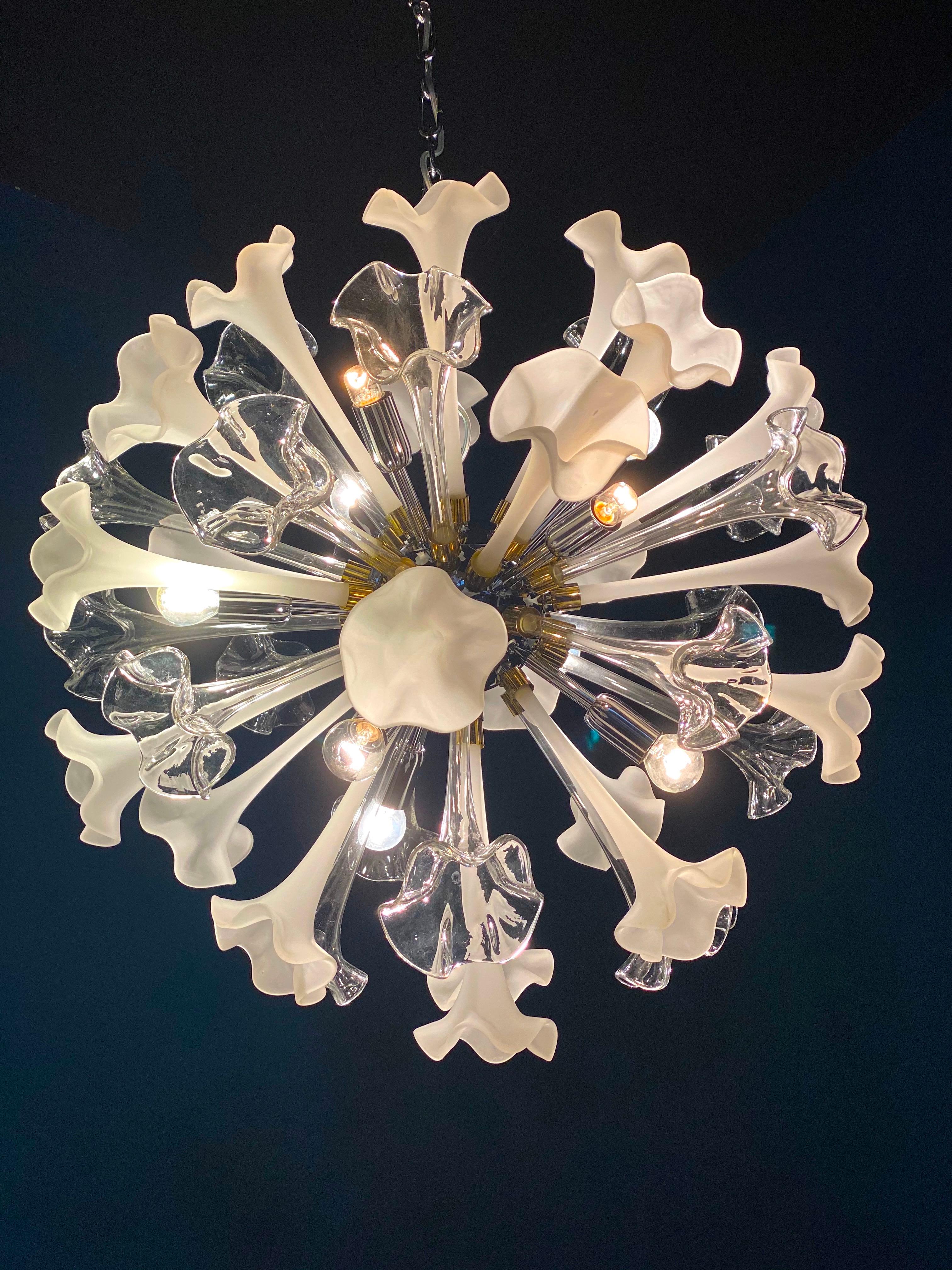 Flowers Sputnik Amazing Modern Murano Glass Chandelier In Excellent Condition For Sale In Rome, IT