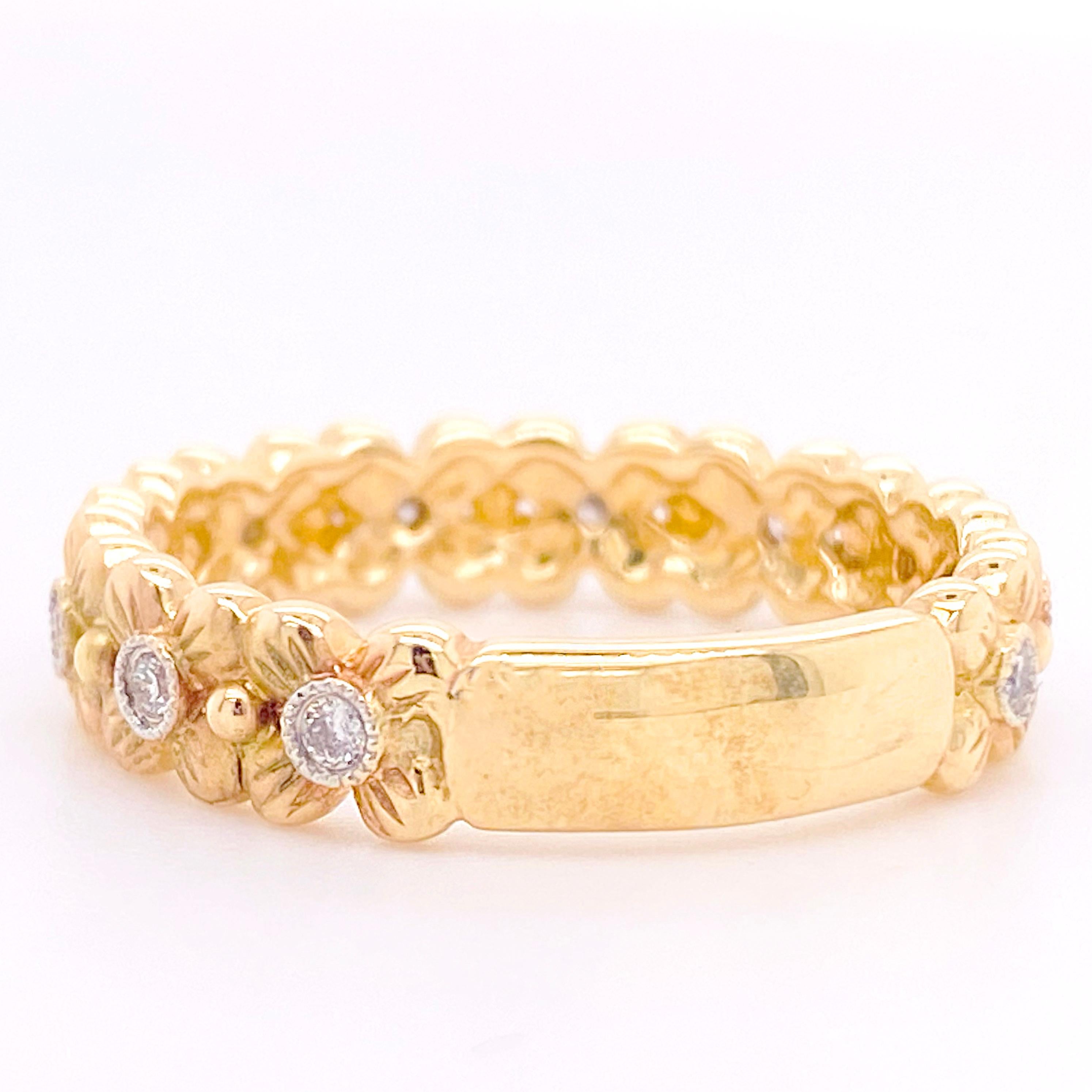 Im Angebot: Blumenmuster-Ring von Five Star Jewelry, Blumen-Eternity-Ring, Größe verfügbar () 2