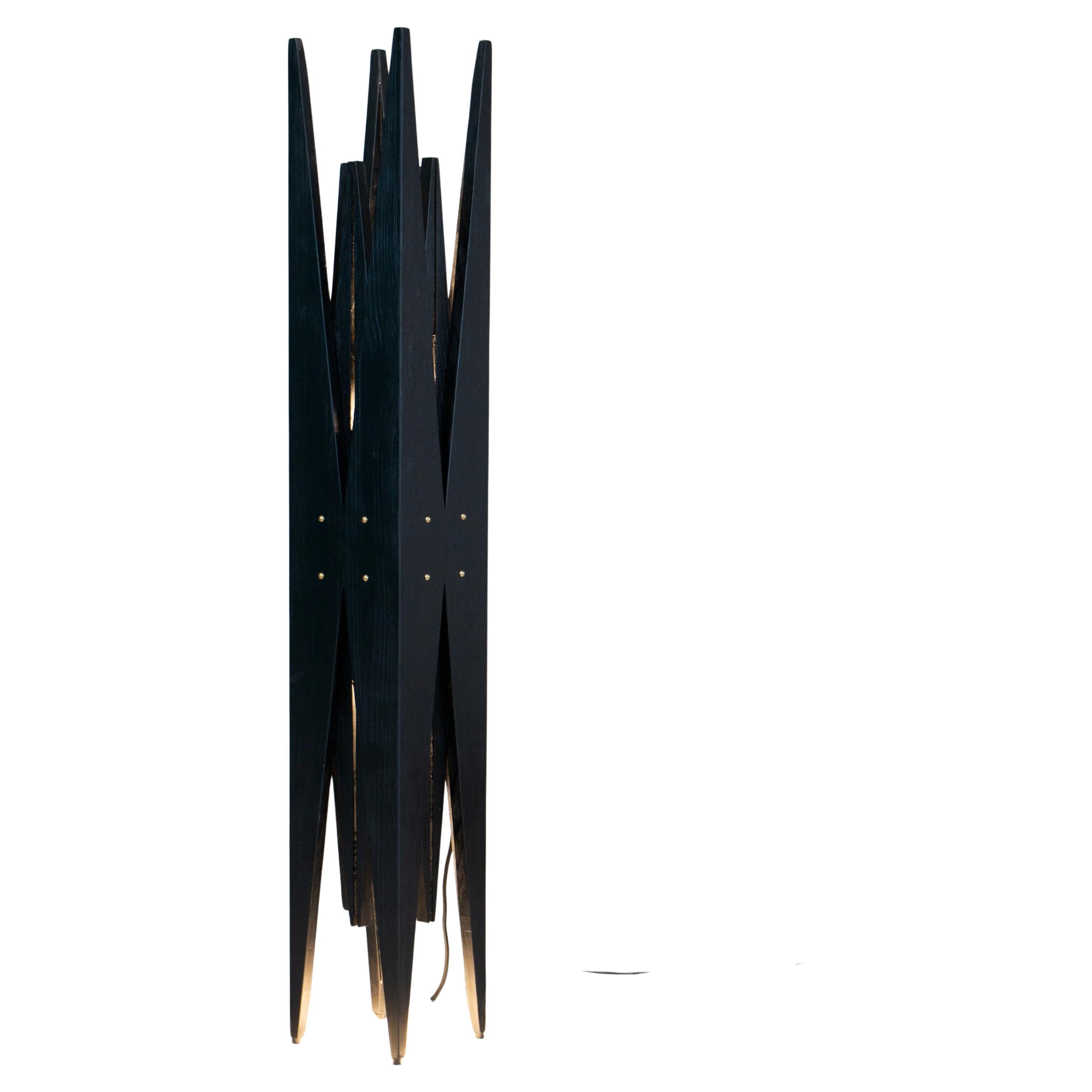 Flowlight Design Handgeschnitzte Mid-Century Modern Wood Stehleuchte Sovereign, Schwarz im Angebot
