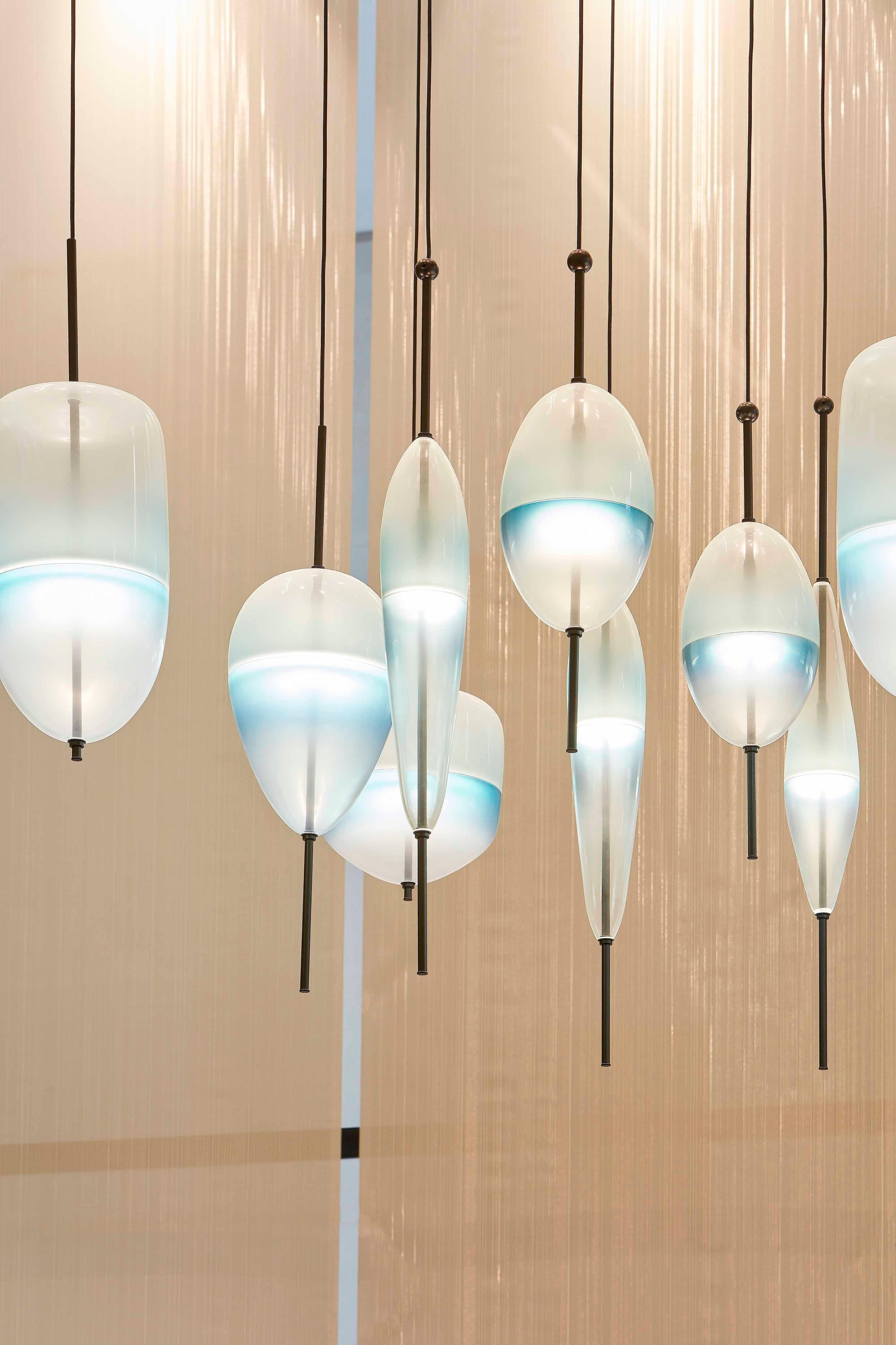 Flow[T] S2 by Nao Tamura — Murano Blown Glass Pendant Lamp In New Condition For Sale In London, GB