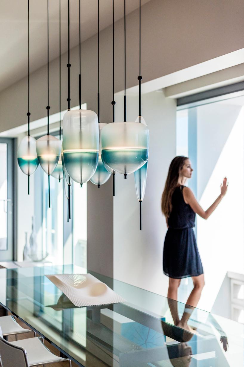 XXIe siècle et contemporain Flow[T] S5 de Nao Tamura - Lampe pendante en verre soufflé de Murano en vente