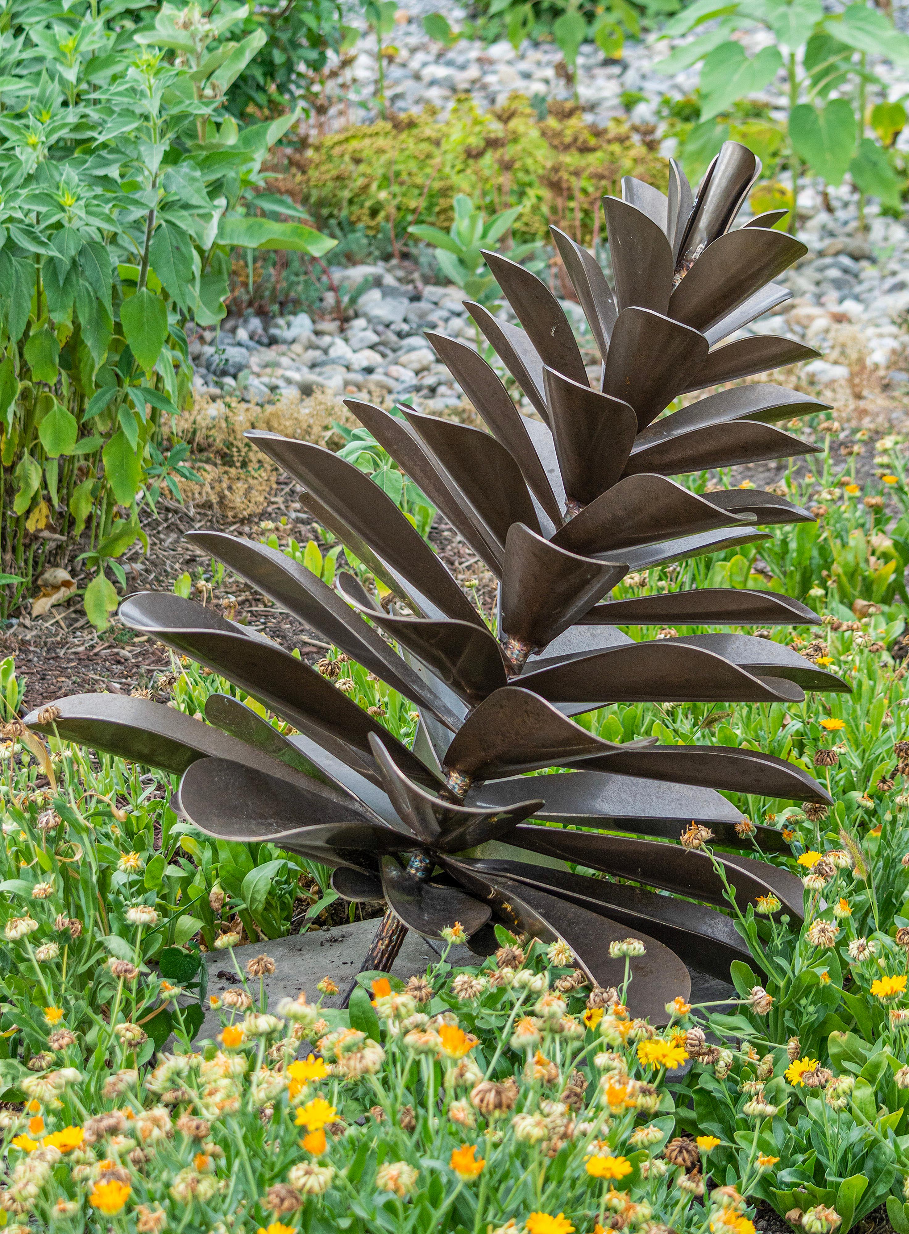 Classic Pine Cone 25-627 - scultura da esterno contemporanea in acciaio inox