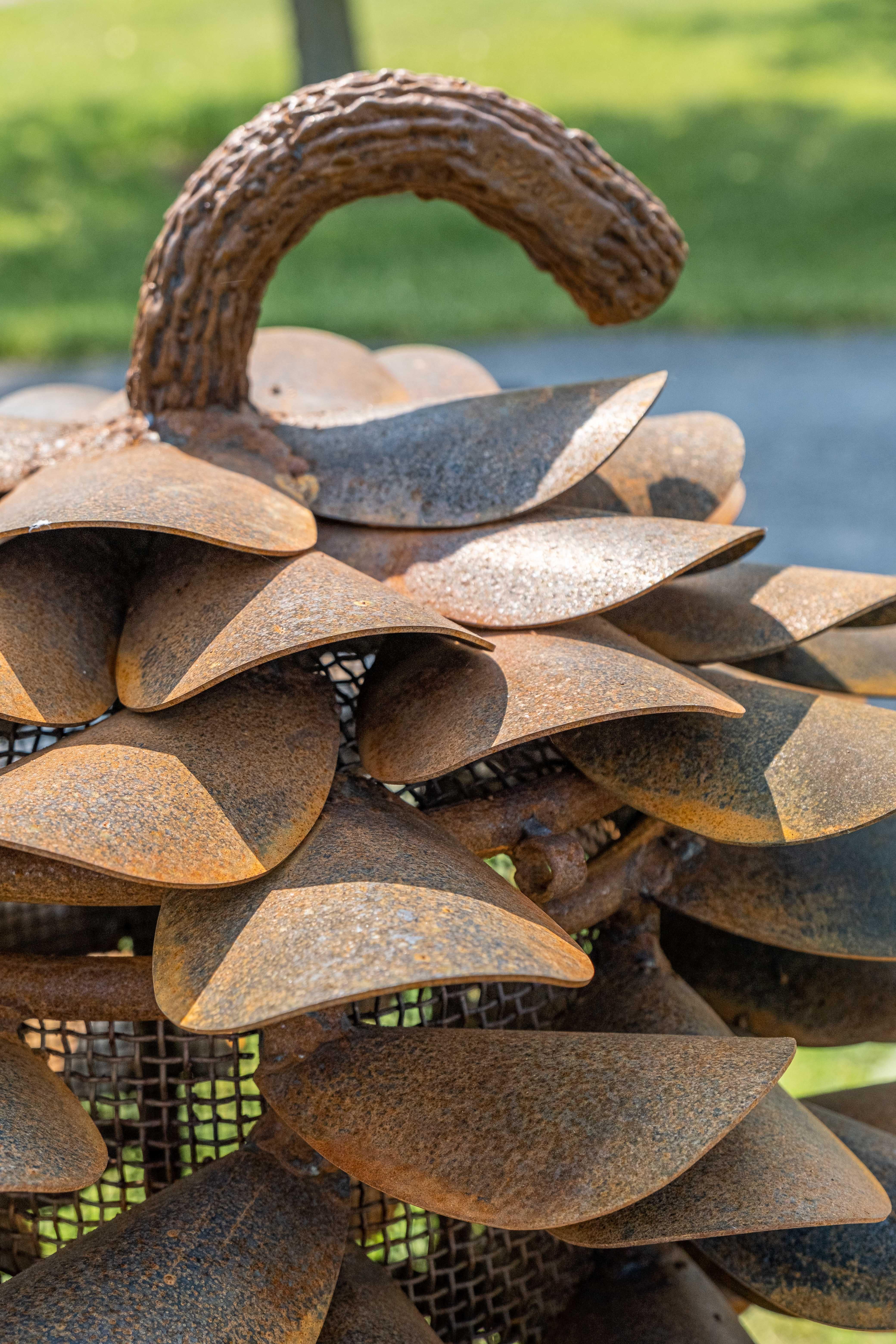 Cono de fuego 22-671 - escultura de acero corten para exterior inspirada en la naturaleza - Sculpture Contemporáneo de Floyd Elzinga