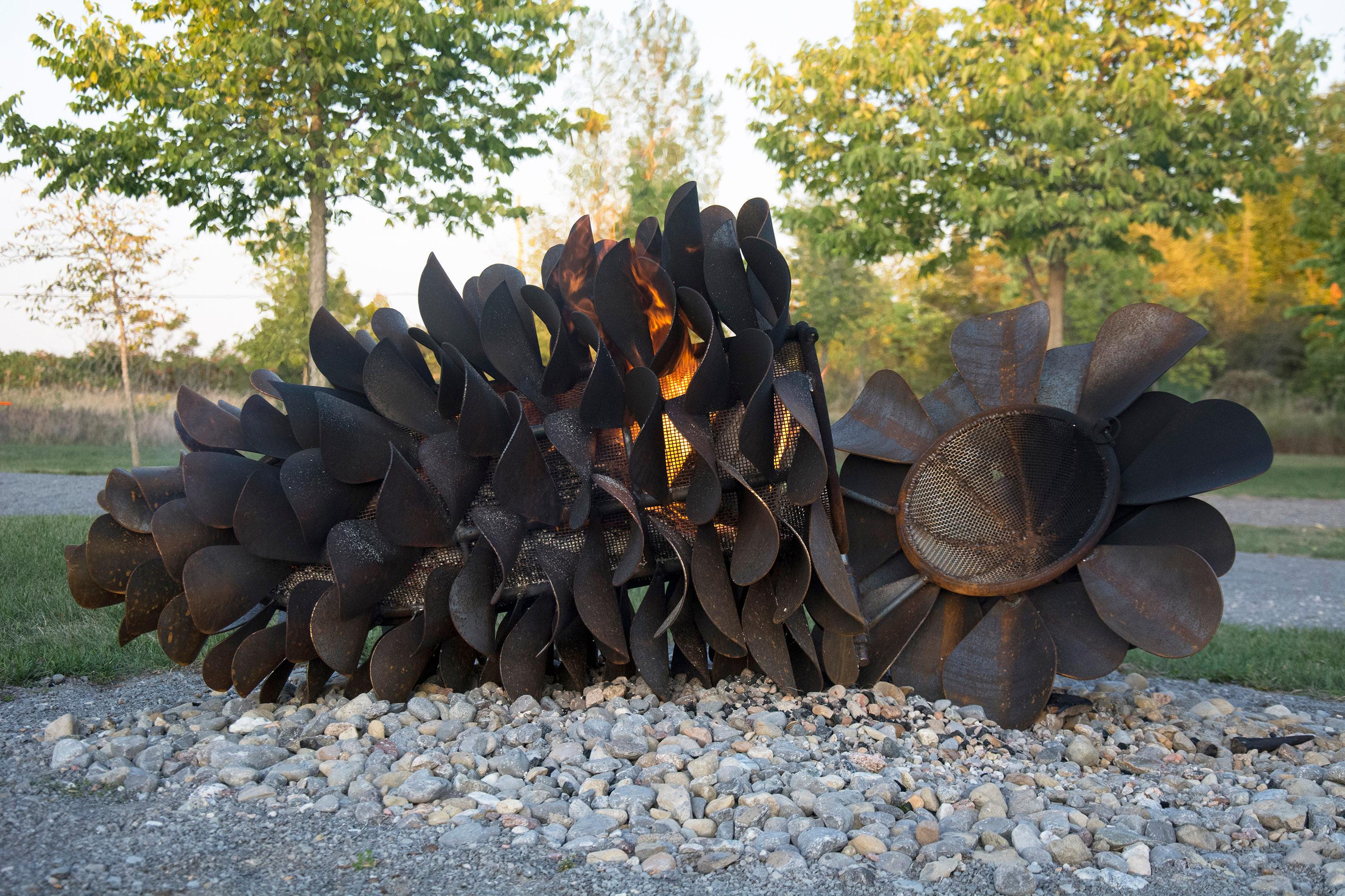 Cono de fuego 22-684 -escultura figurativa, oxidada, de acero corten, para hoguera exterior 3