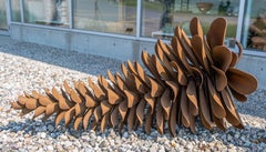 Pine Cone 22609 - große, natürlich verrostete Skulptur aus Cortenstahl für den Außenbereich
