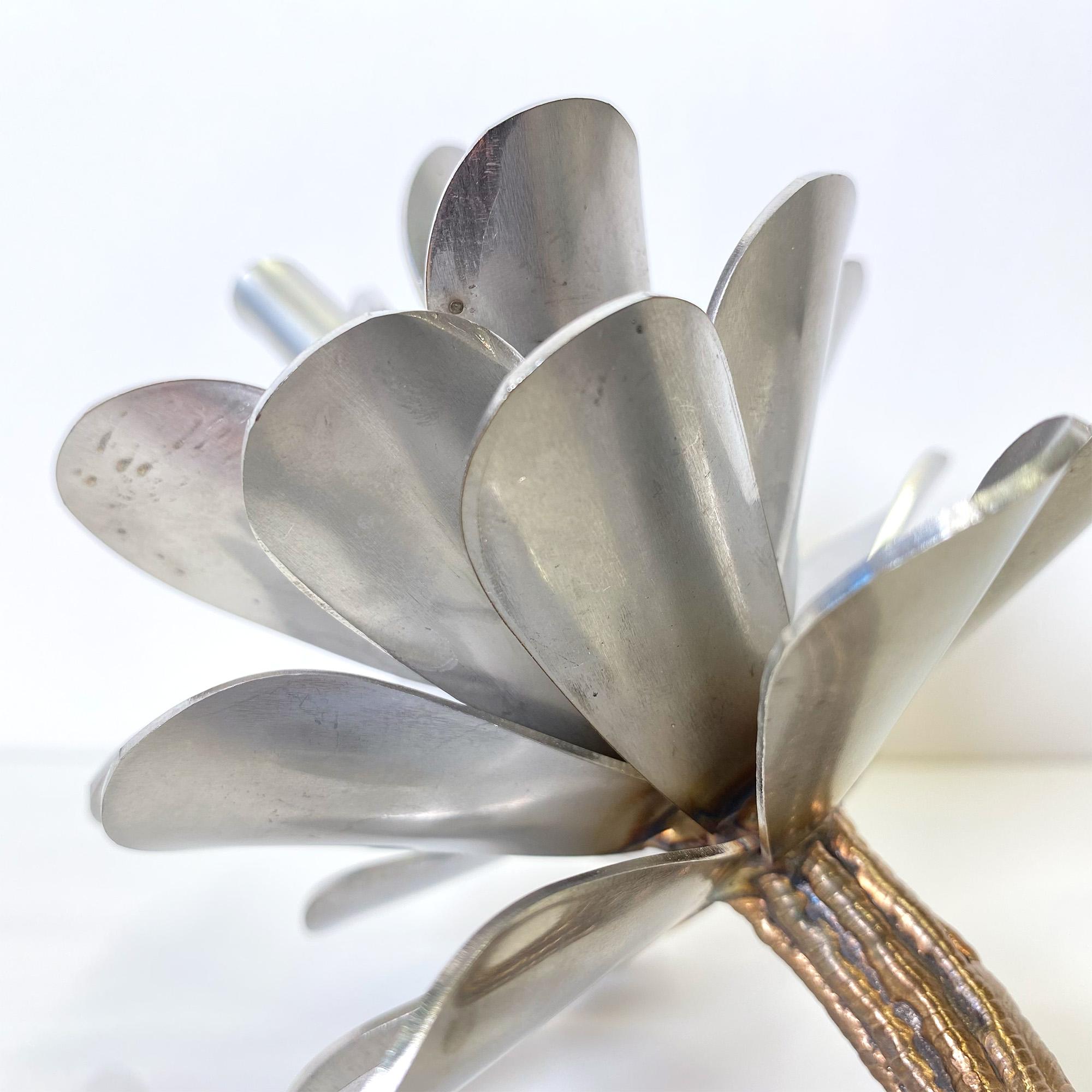 Conne de pin, sculpture de nature sophistiquée en acier inoxydable en vente 4