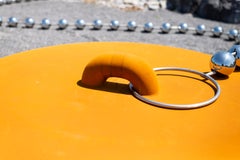 Universal Stopper 2023 - grande sculpture pop-art en acier inoxydable, extérieur