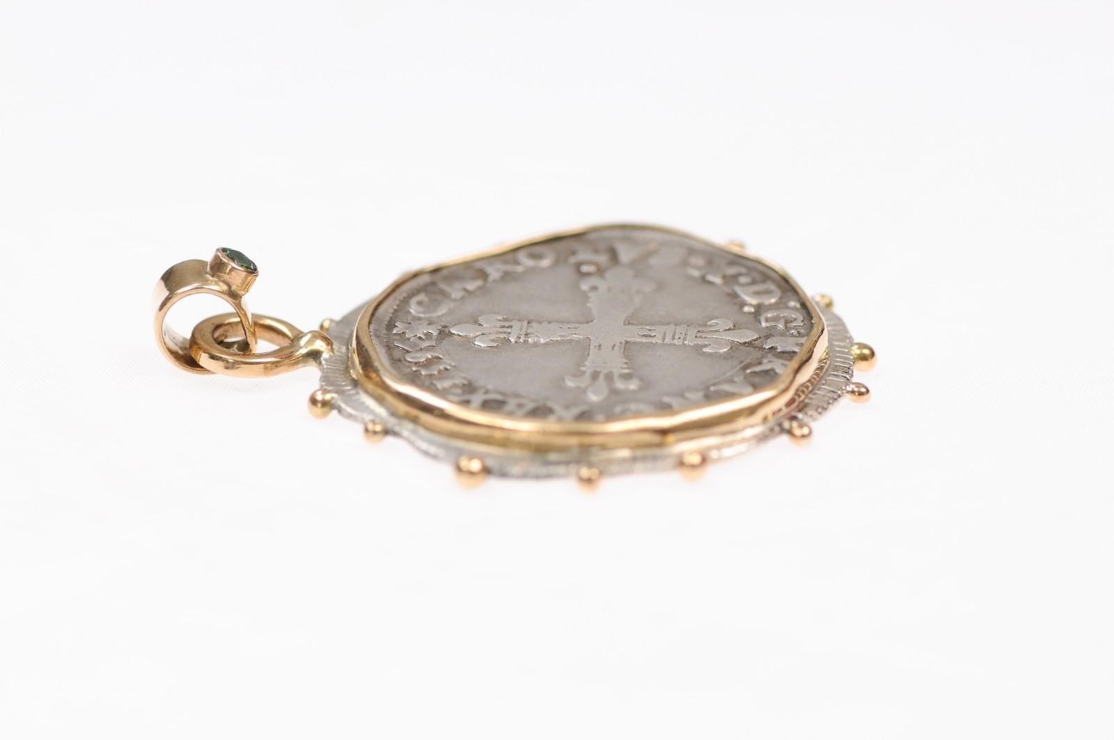 Colgante Moneda Cruz Fluer De Lys, S. XVI francés, c/ 18K en venta 6