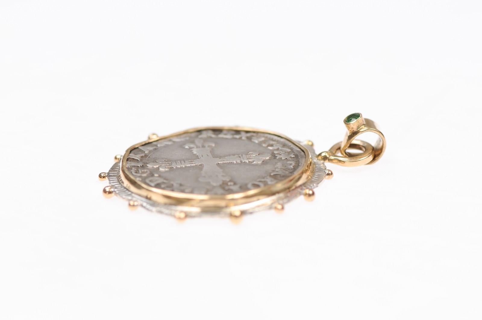 Colgante Moneda Cruz Fluer De Lys, S. XVI francés, c/ 18K en venta 7