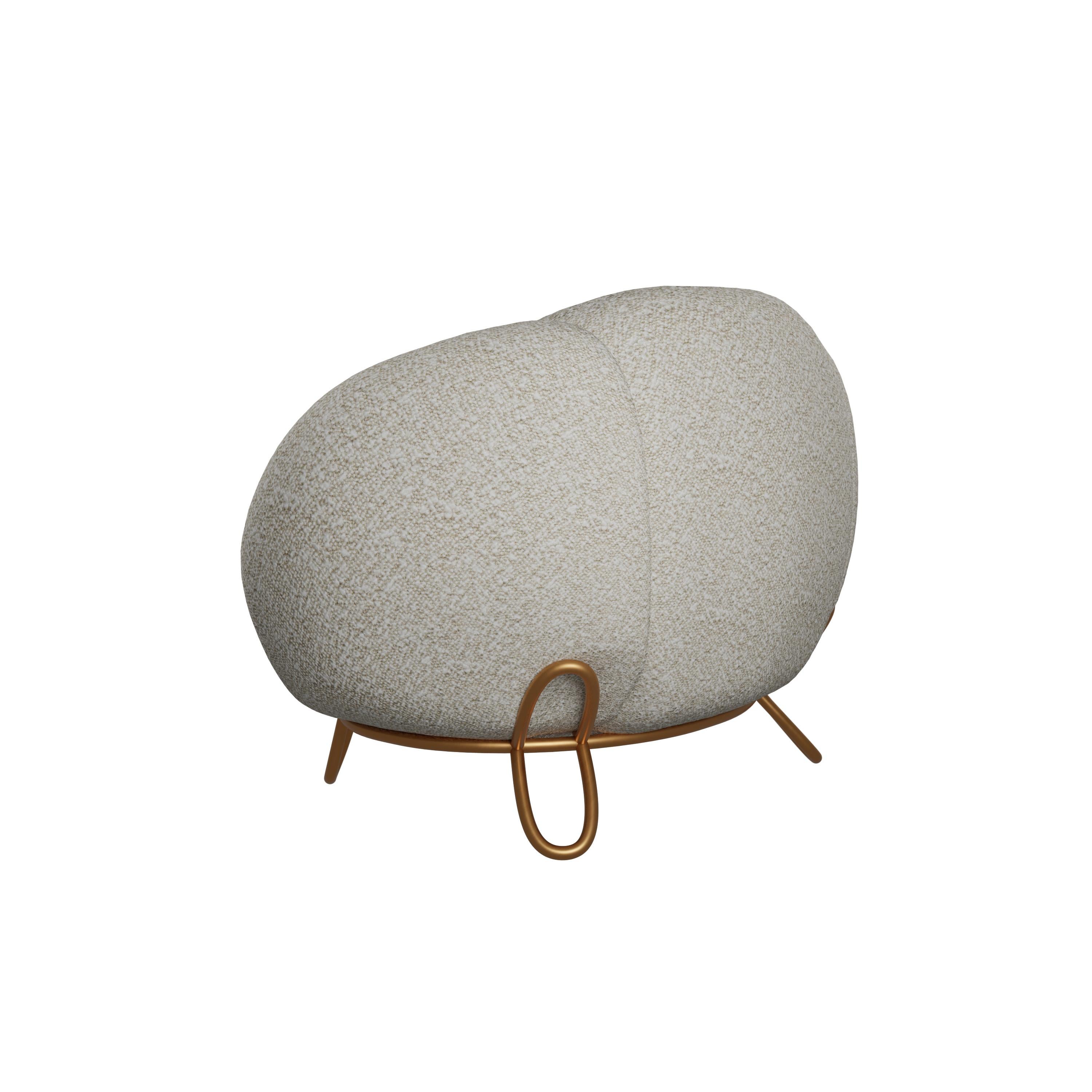Portoghese Poltrona Whiting Mallow in tessuto boucle bianco realizzata a mano da Murmurio in vendita