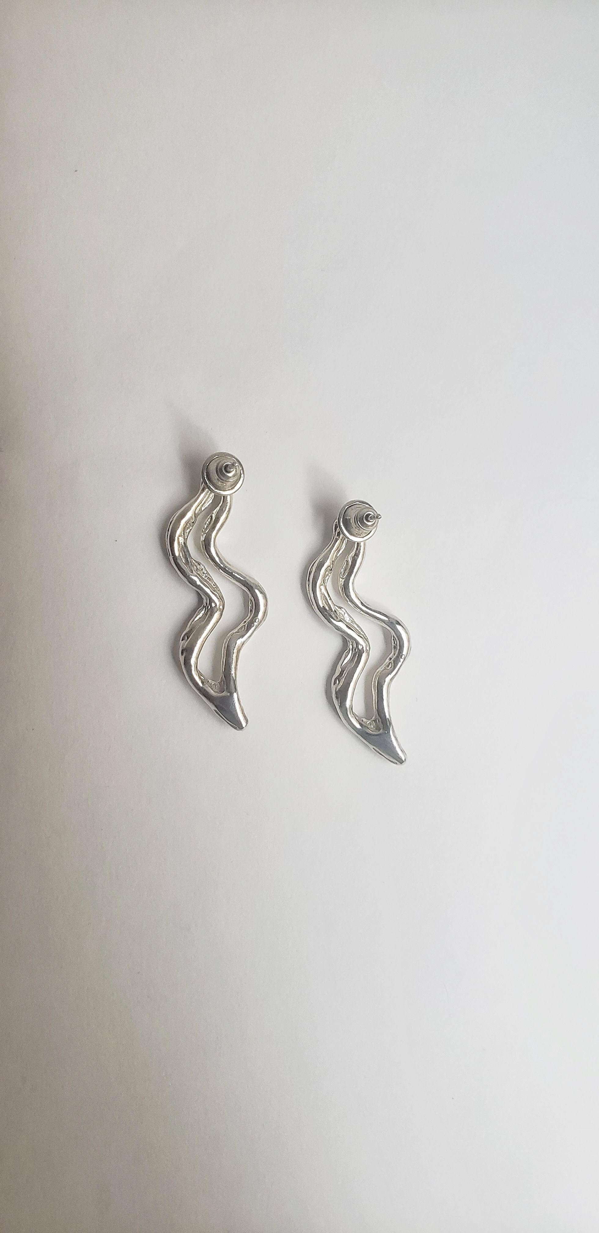 Artisan Fluid Soar Earrings in Silver by Robin Erfe For Sale
