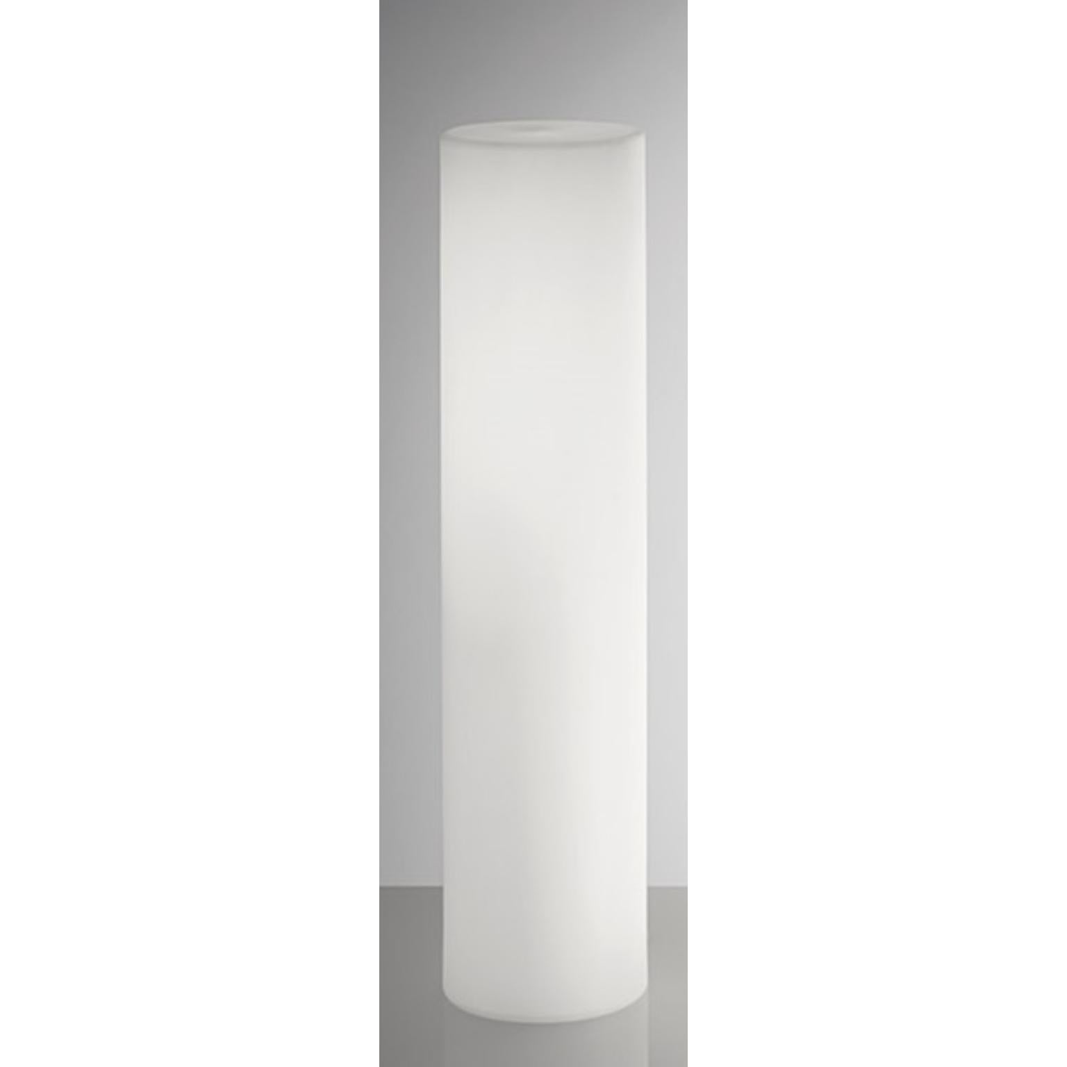 Fluo Large Floor Lamp by SLIDE Studio
Dimensions: Ø 30 x H 130 cm.
Materials: Polyethylene.

Available in four different sizes. Prices may vary. This product is suitable for indoor and outdoor use. All our lamps can be wired according to each