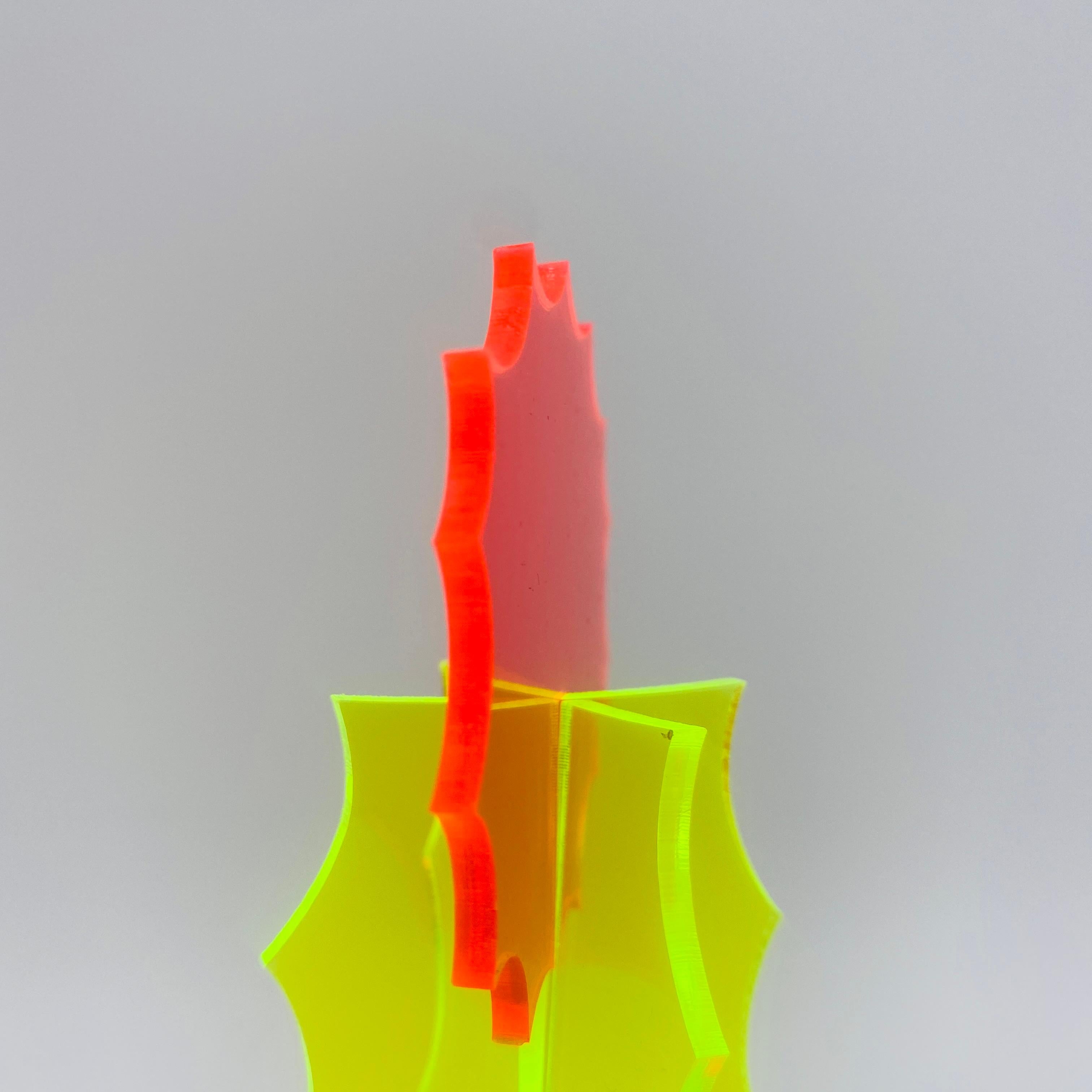 Scultura di cactus fluorescente di Nobel Truong In condizioni buone in vendita a San Juan Capistrano, CA