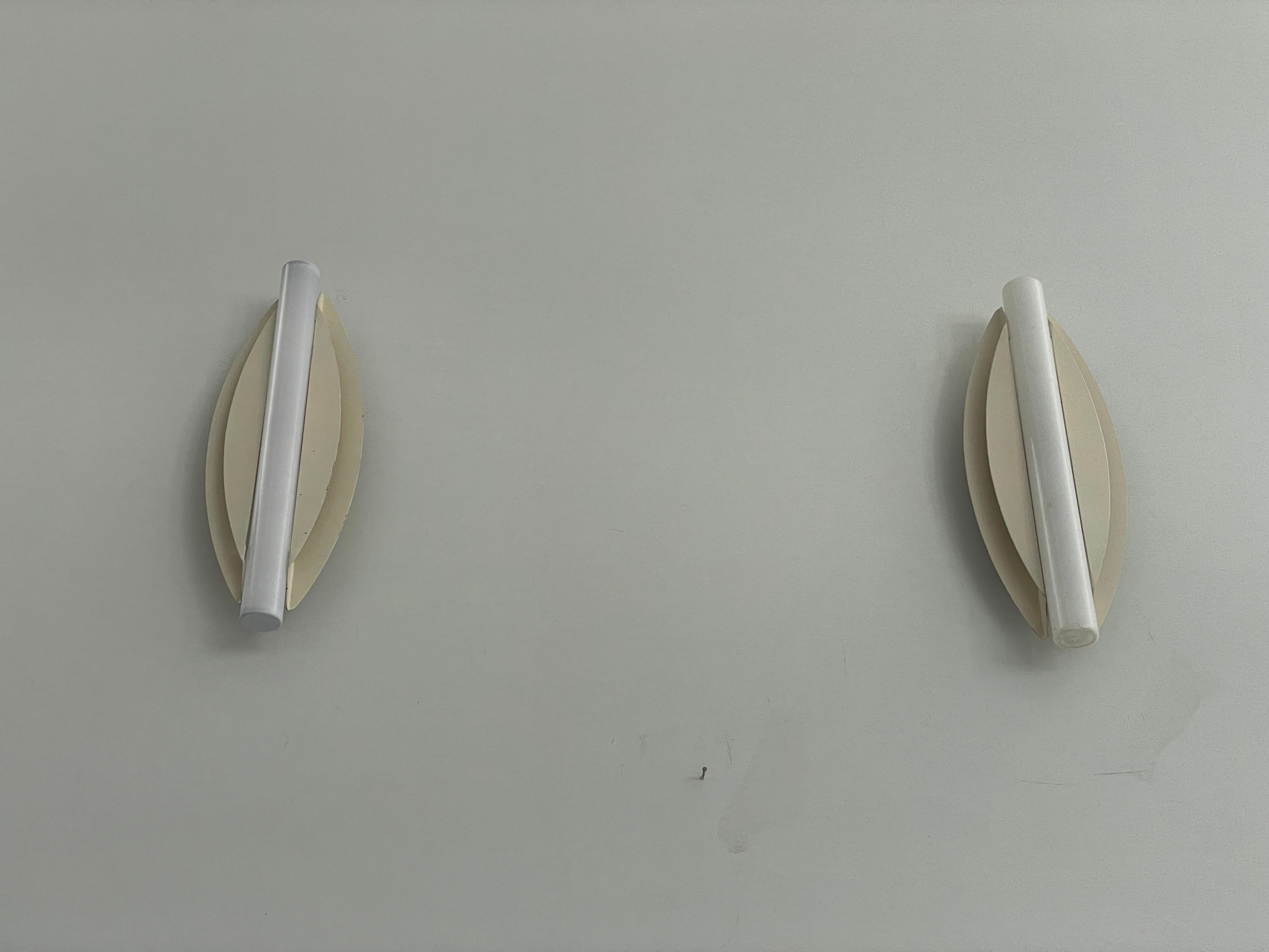 Pareja de apliques fluorescentes de Brendel & Loewig, años 70, Alemania Era espacial en venta