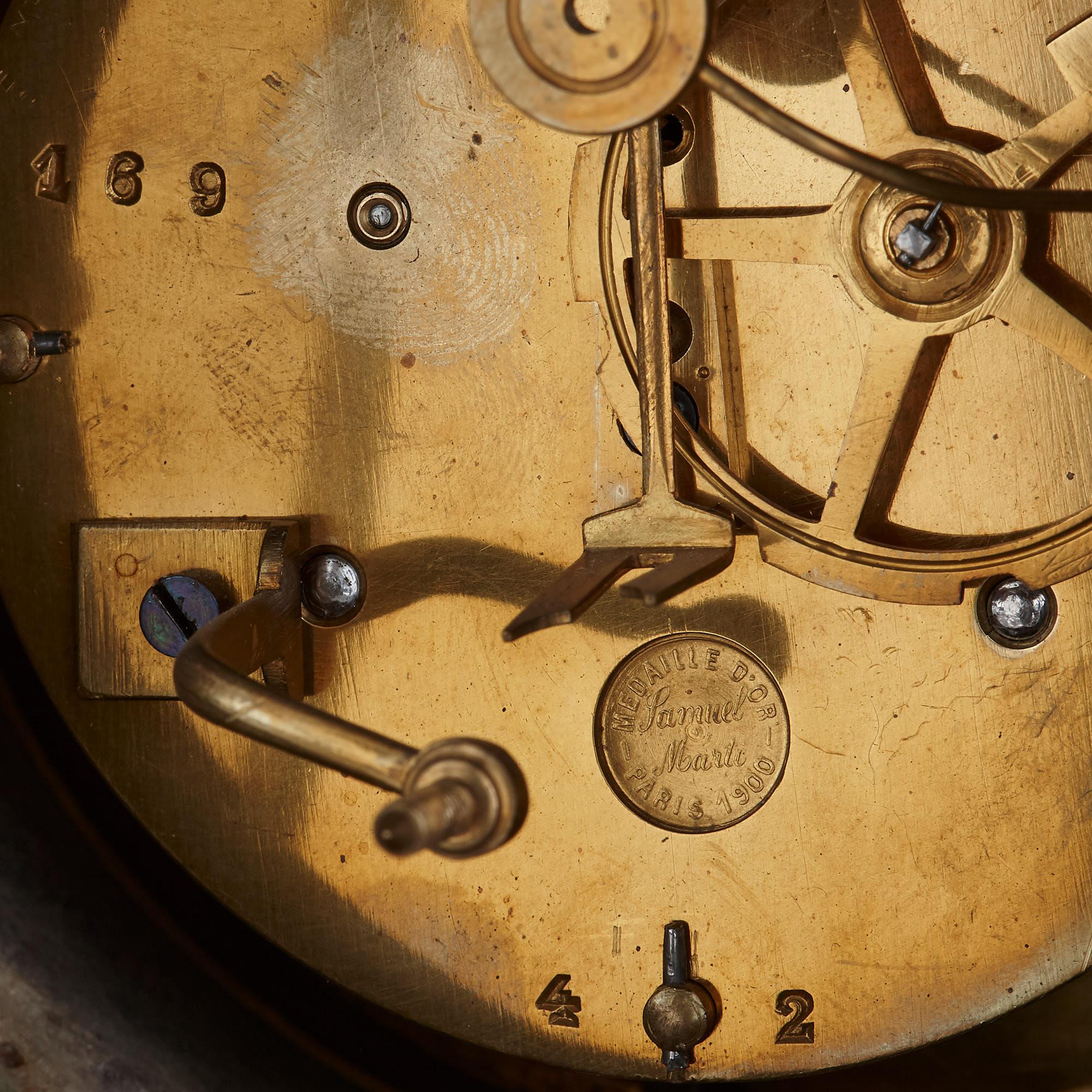 Fluorite and Gilt Bronze Clock, Depicting 'Love' 1