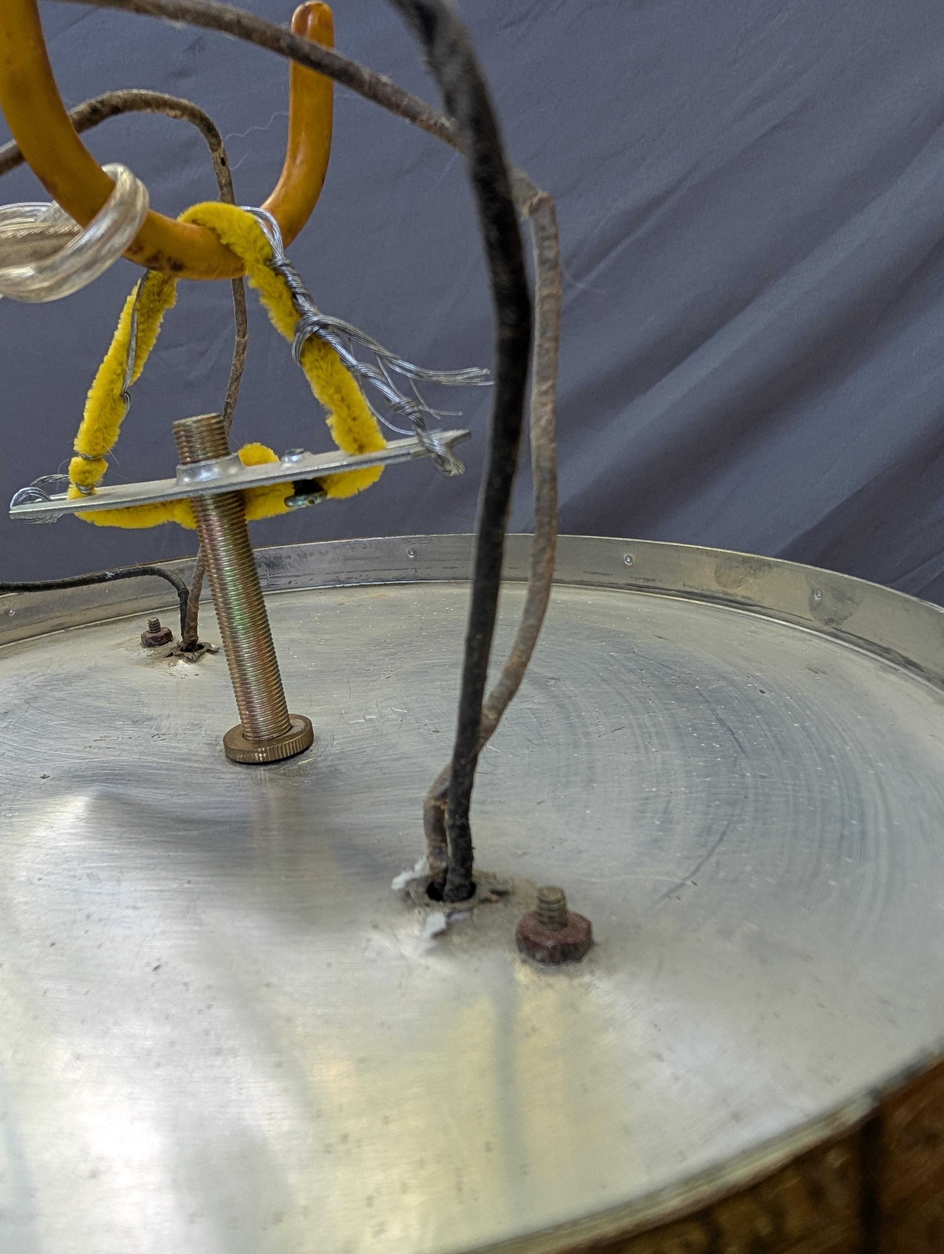 Luminaire affleurant en laiton et cristal en vente 7