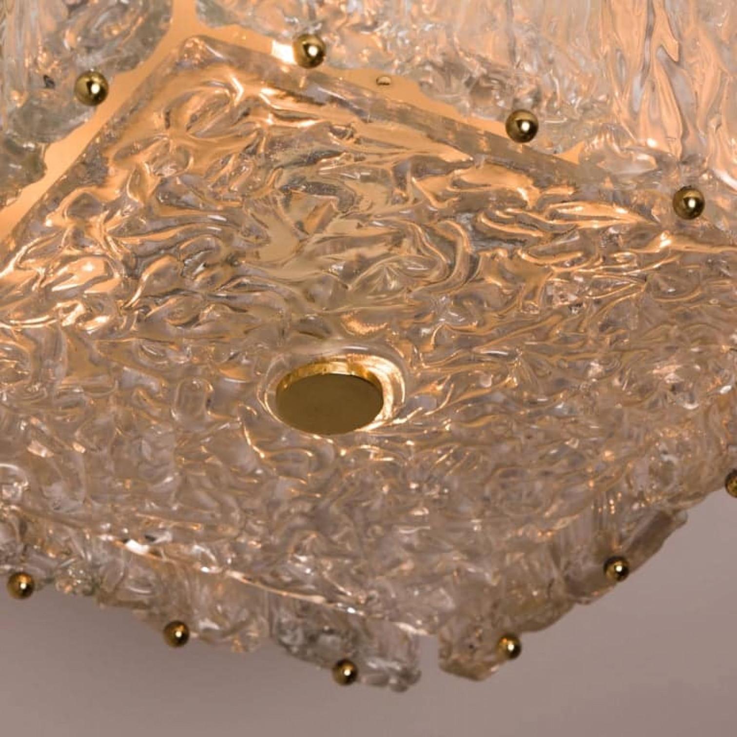 Flush Mount de Vereinigte Werkstätten Detalles de cristal y latón, años 60 Austríaco en venta