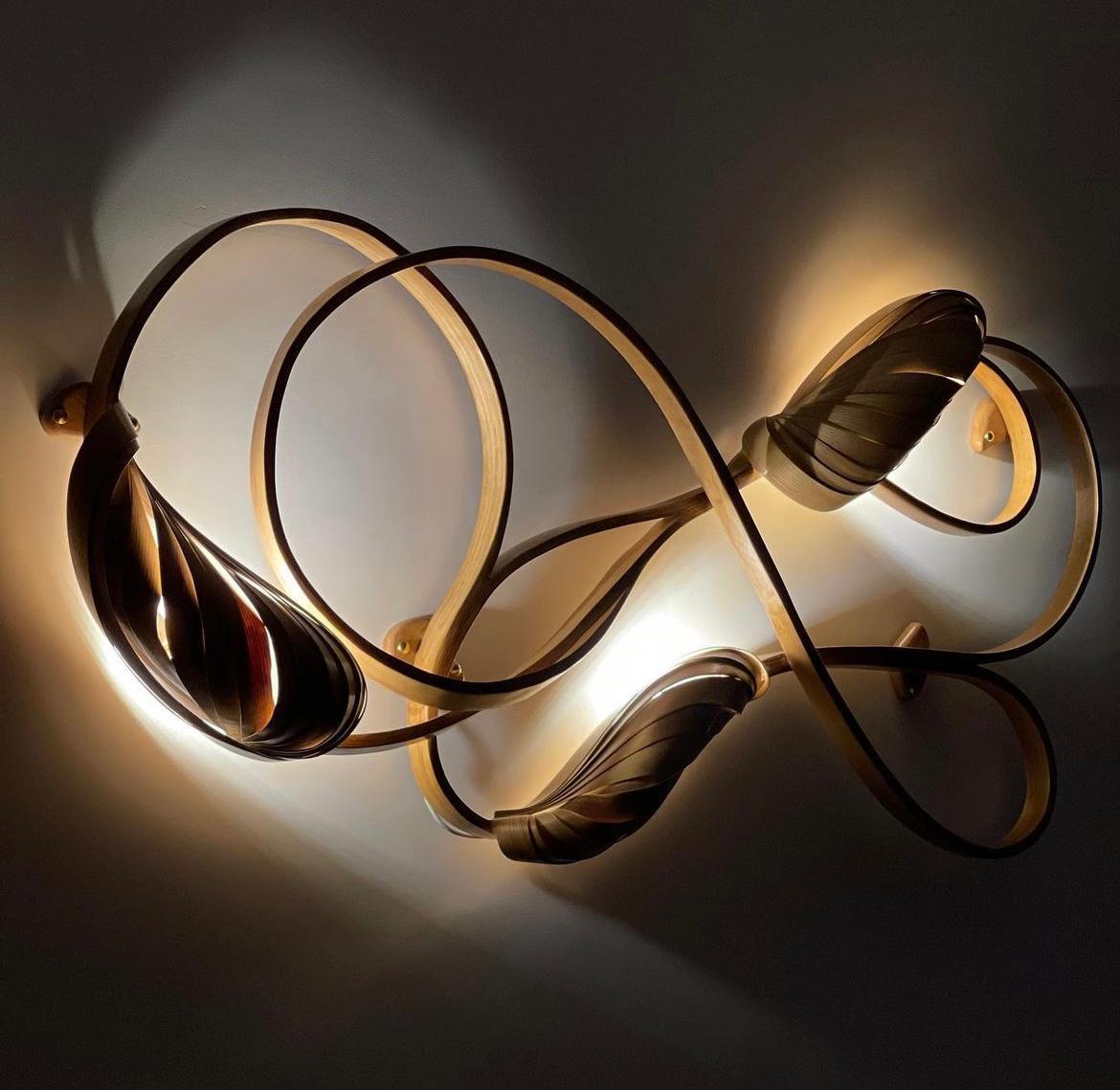 Pakistanais Lampe encastrée 2 - Série Vrksa de Raka Studio en bois de frêne en vente