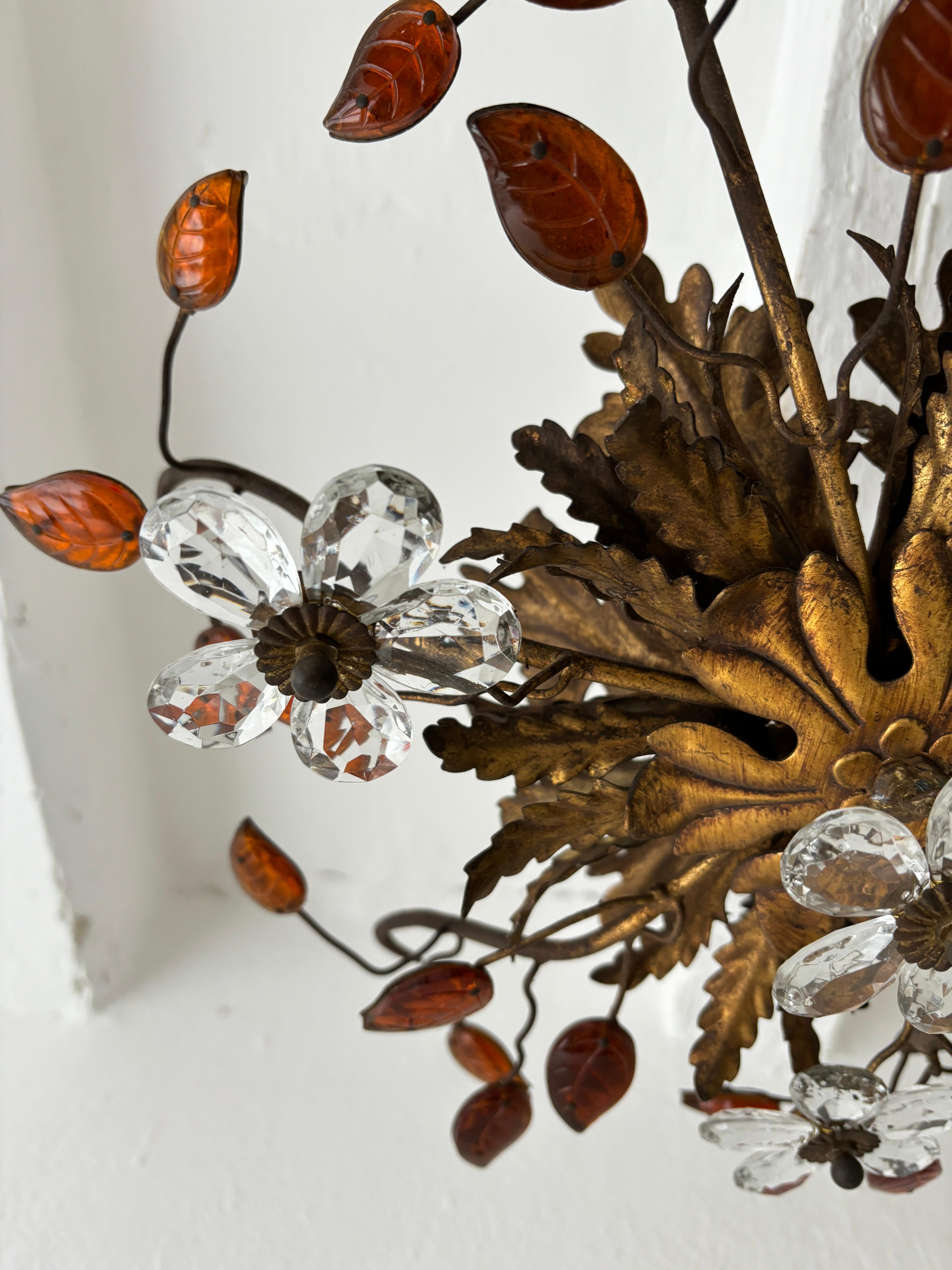 Flush Mount Maison Baguès Crystal Flowers Amber Leaves Chandelier 6 Light C 1940 In Good Condition For Sale In Modena (MO), Modena (Mo)