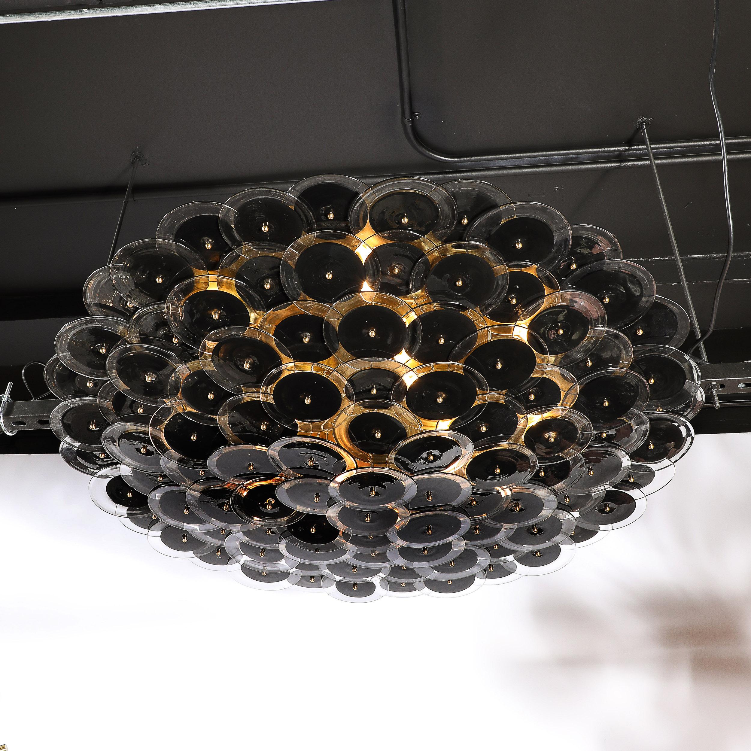 Lustre affleurant à disque Murano en verre noir et transparent et laiton brossé en vente 5