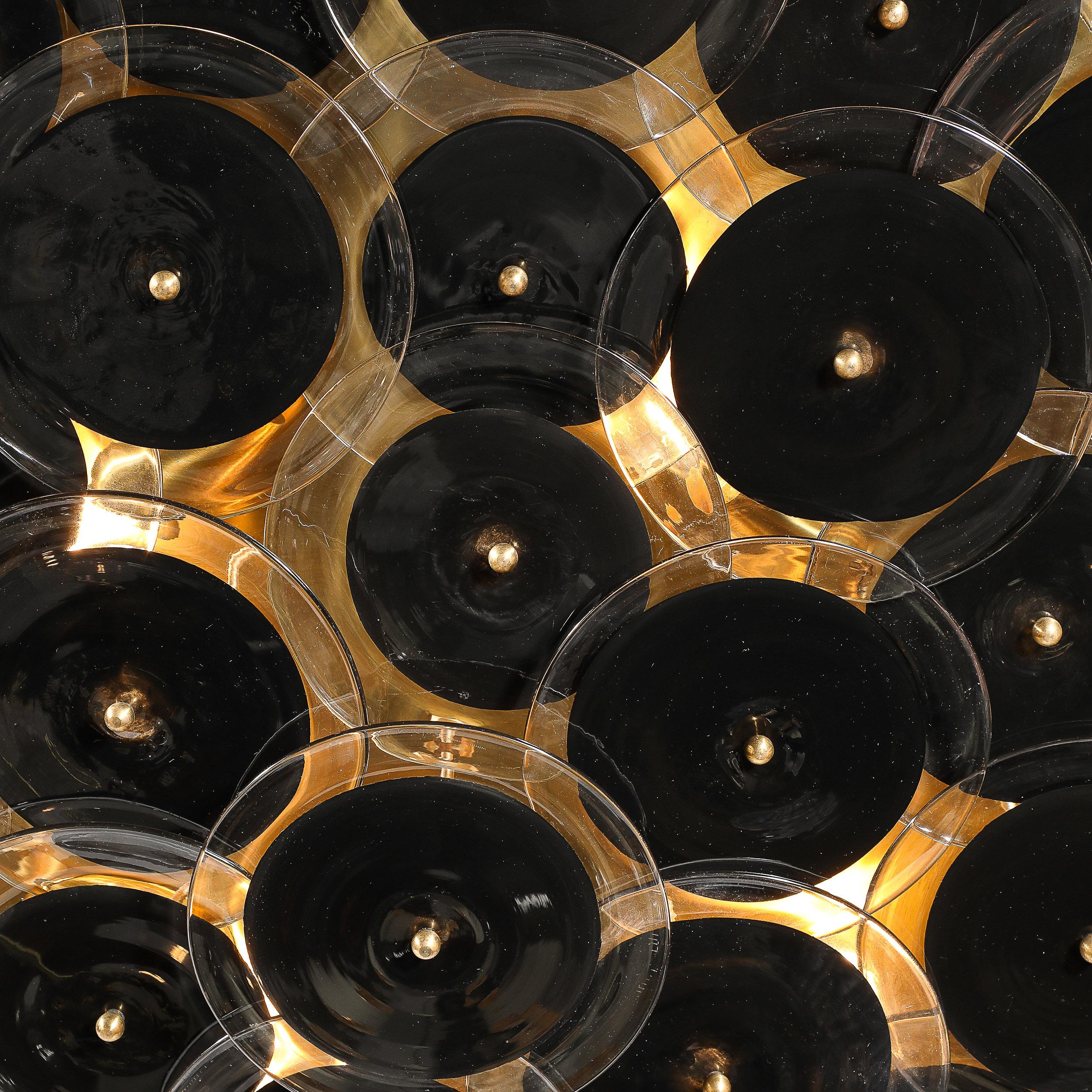 Lustre affleurant à disque Murano en verre noir et transparent et laiton brossé en vente 6