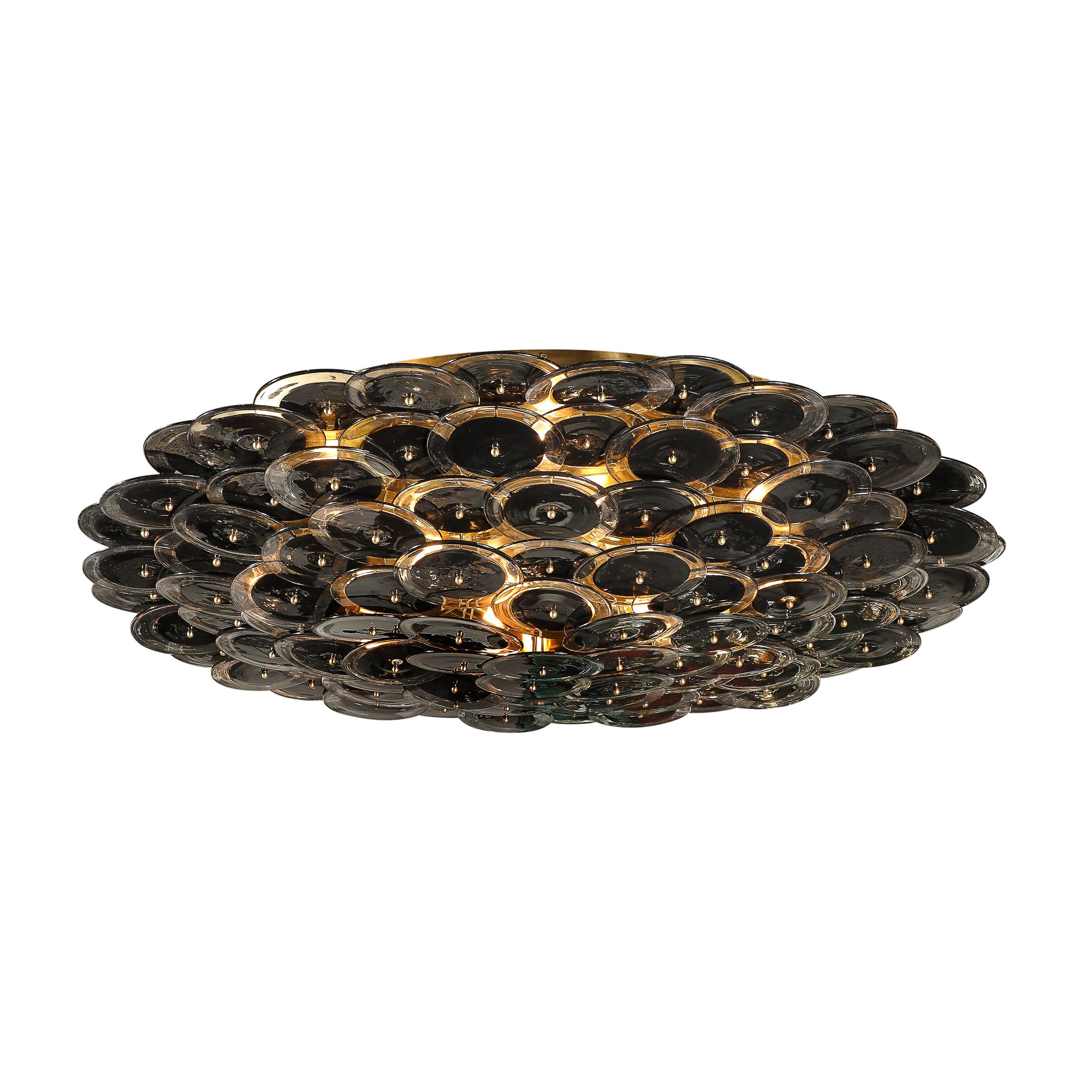 Moderne Lustre affleurant à disque Murano en verre noir et transparent et laiton brossé en vente