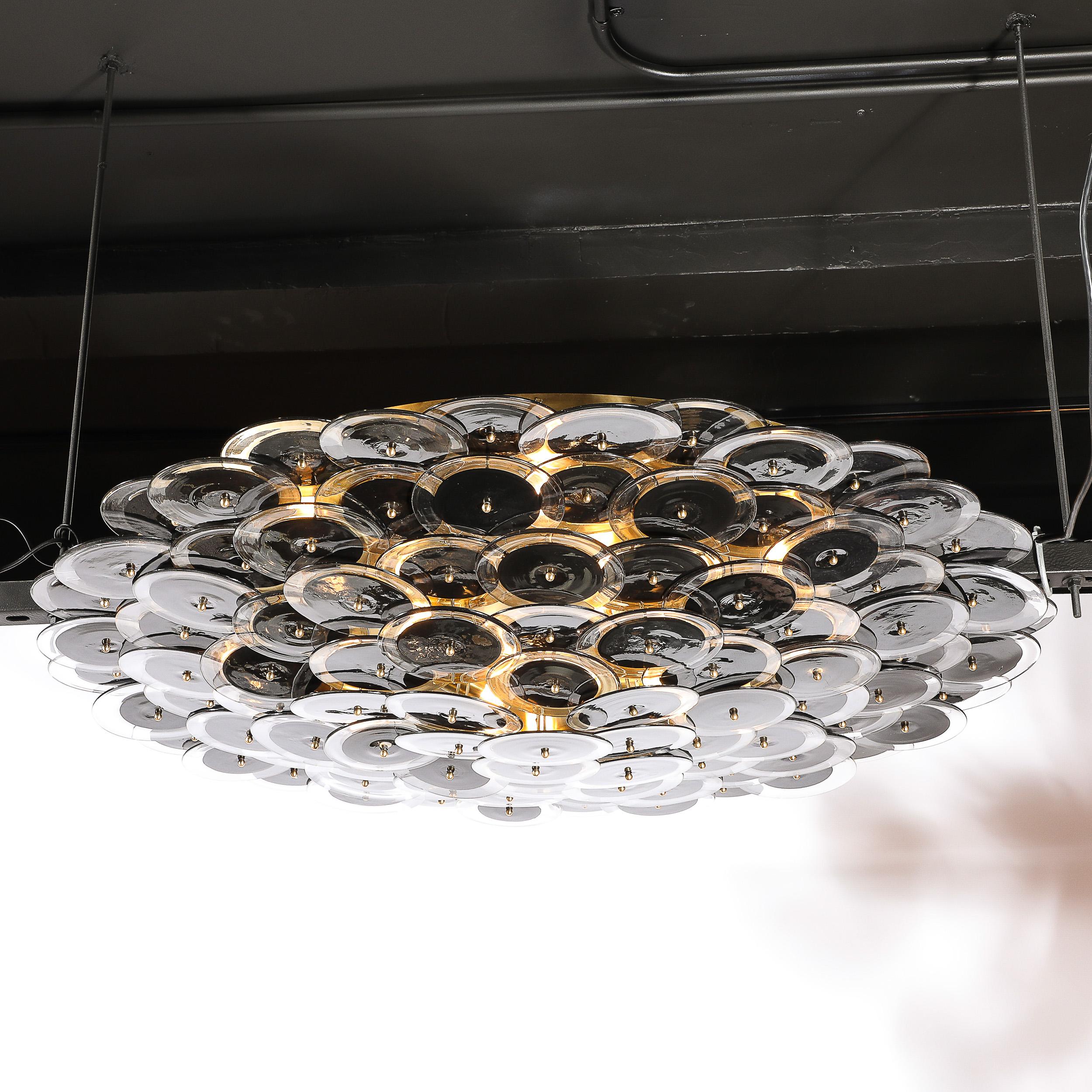 XXIe siècle et contemporain Lustre affleurant à disque Murano en verre noir et transparent et laiton brossé en vente
