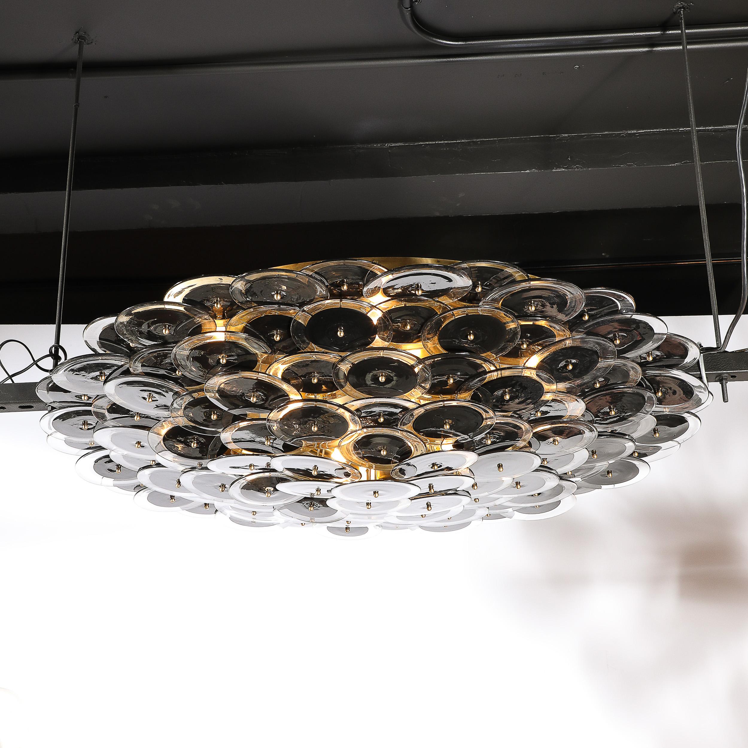 Lustre affleurant à disque Murano en verre noir et transparent et laiton brossé en vente 1