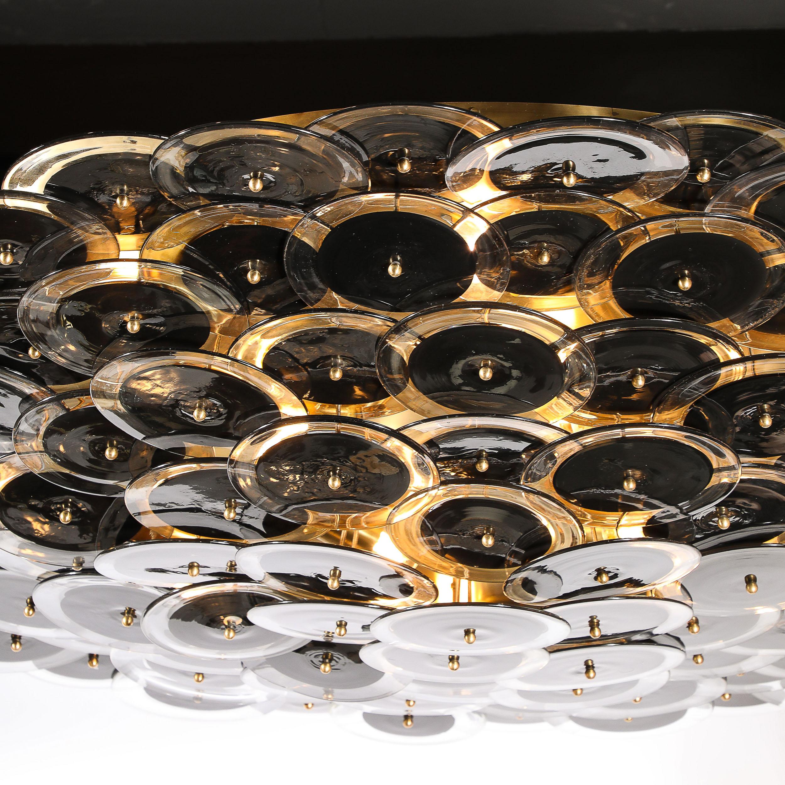 Lustre affleurant à disque Murano en verre noir et transparent et laiton brossé en vente 2