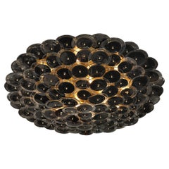 Lustre affleurant à disque Murano en verre noir et transparent et laiton brossé